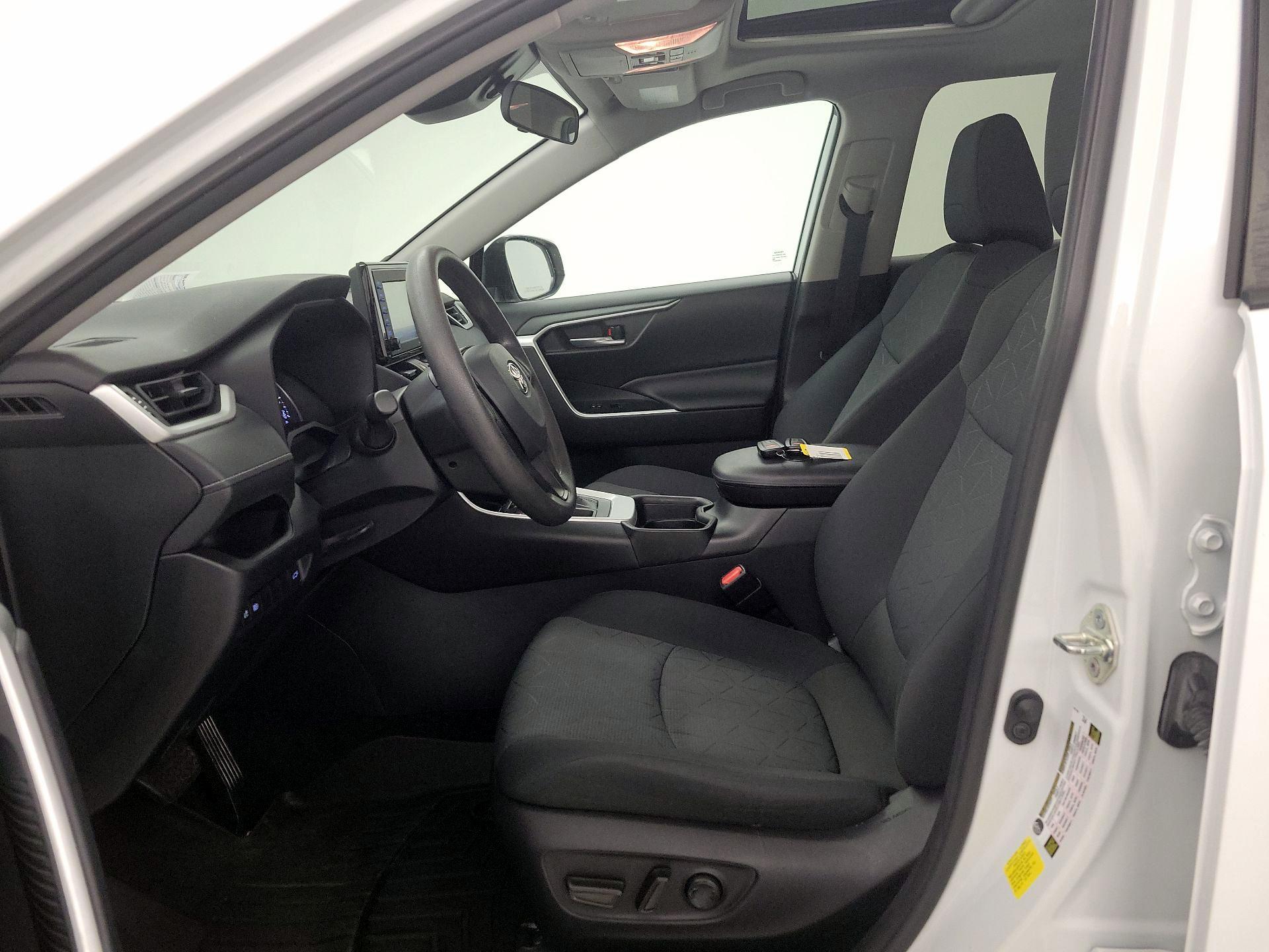 Thumbnail: 2021 Toyota RAV4 - 11