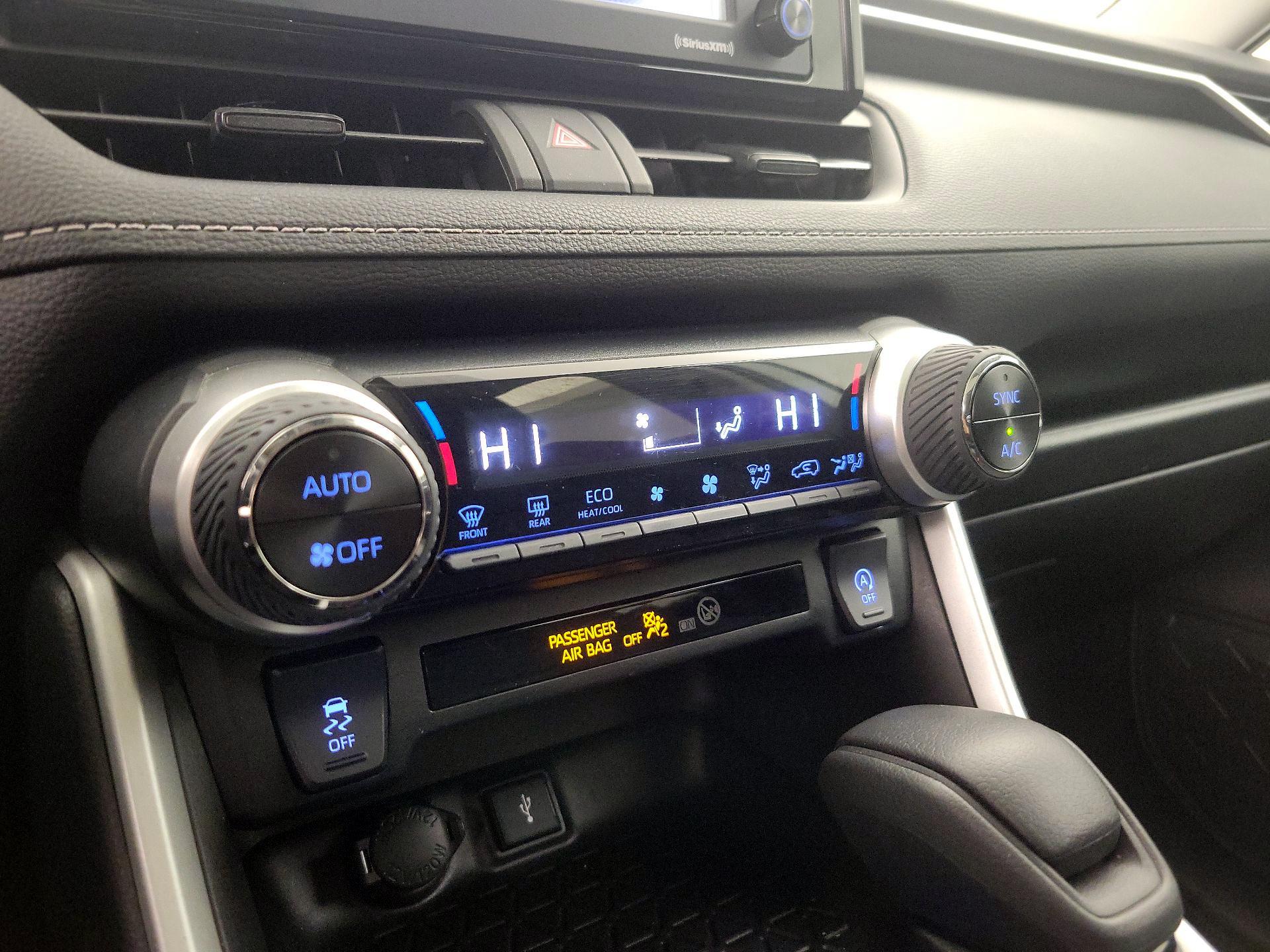 Thumbnail: 2021 Toyota RAV4 - 16