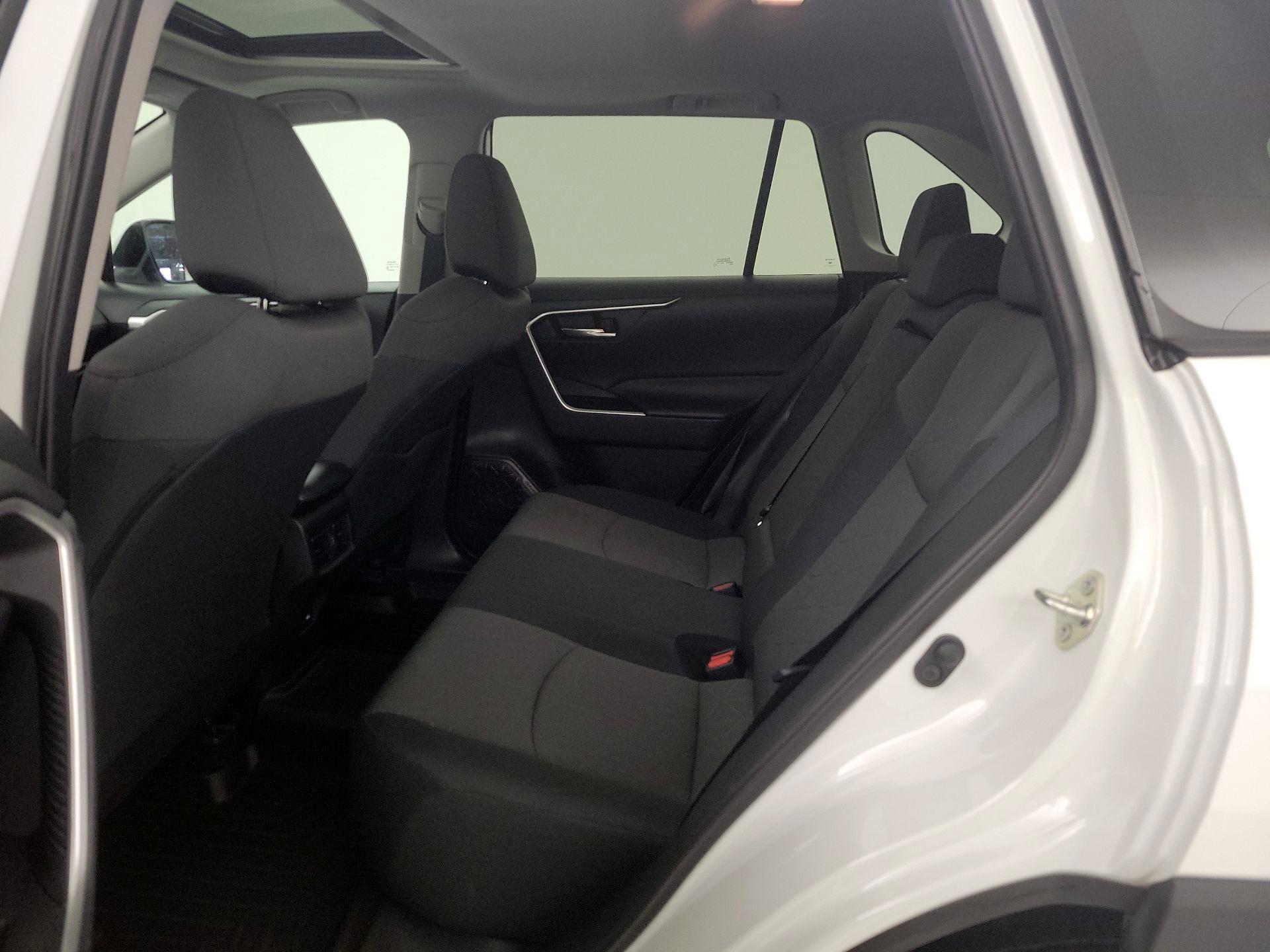 Thumbnail: 2021 Toyota RAV4 - 19