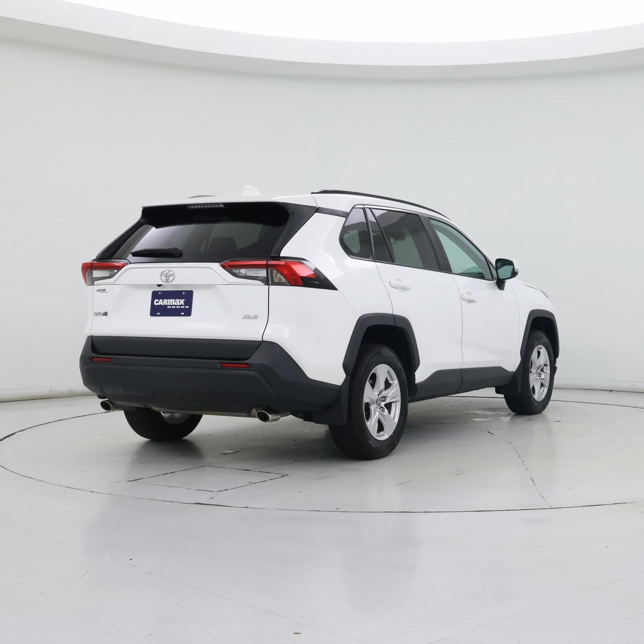 Thumbnail: 2021 Toyota RAV4 - 8