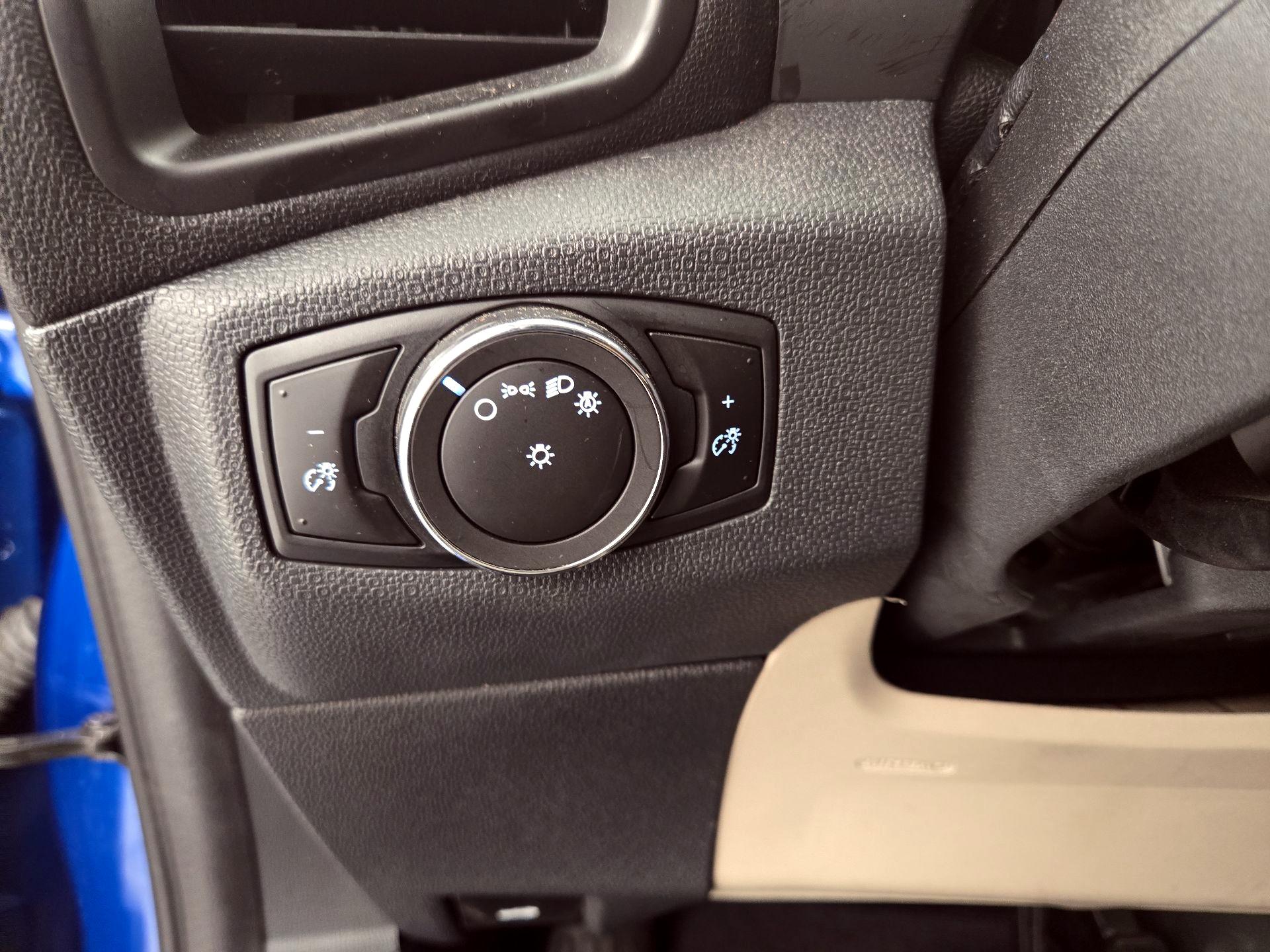 Thumbnail: 2018 Ford EcoSport - 13