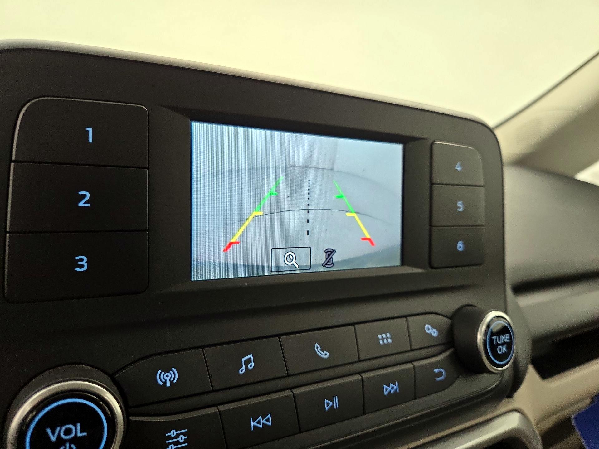 Thumbnail: 2018 Ford EcoSport - 14