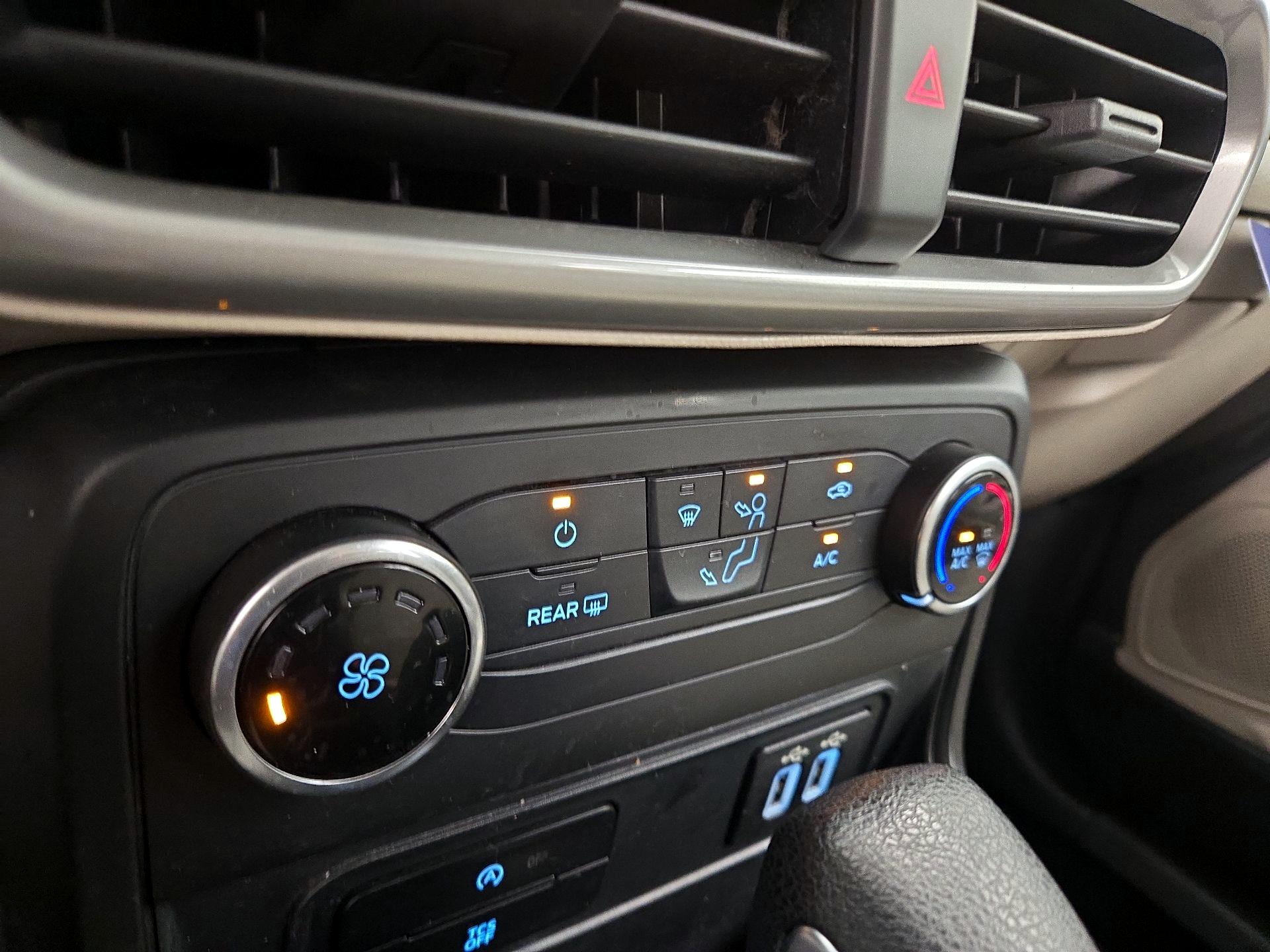 Thumbnail: 2018 Ford EcoSport - 16