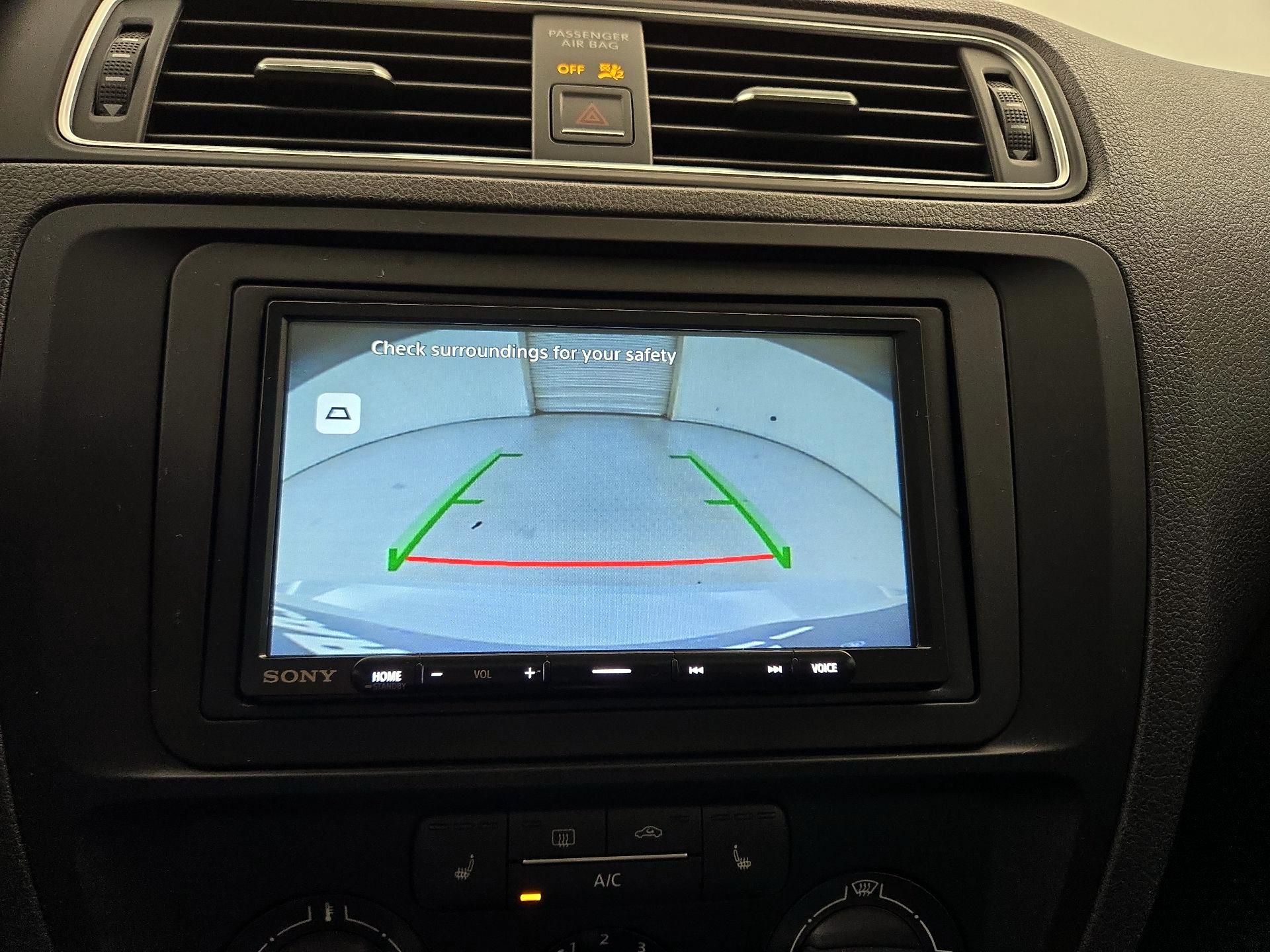 Thumbnail: 2017 Volkswagen Jetta - 14