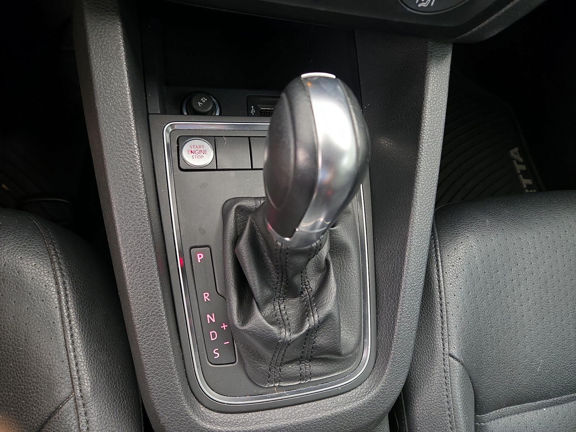 Thumbnail: 2017 Volkswagen Jetta - 17