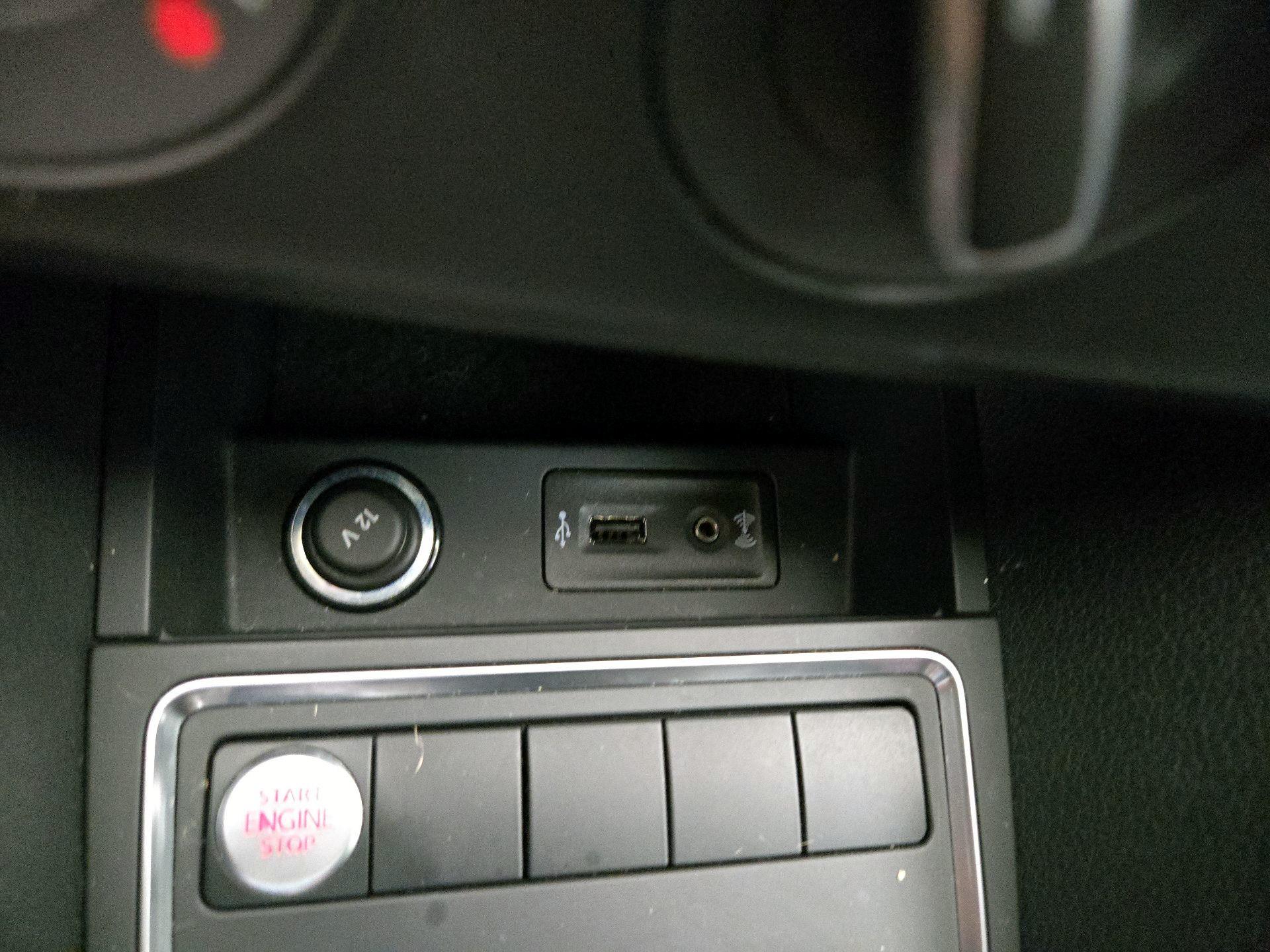 Thumbnail: 2017 Volkswagen Jetta - 18