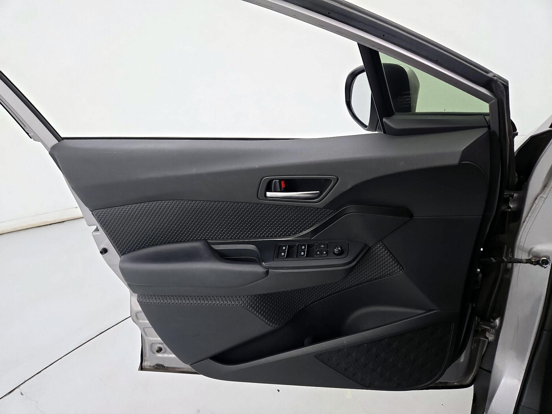 Thumbnail: 2018 Toyota C-HR - 12