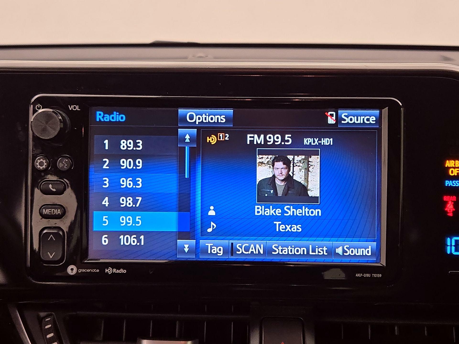 Thumbnail: 2018 Toyota C-HR - 15