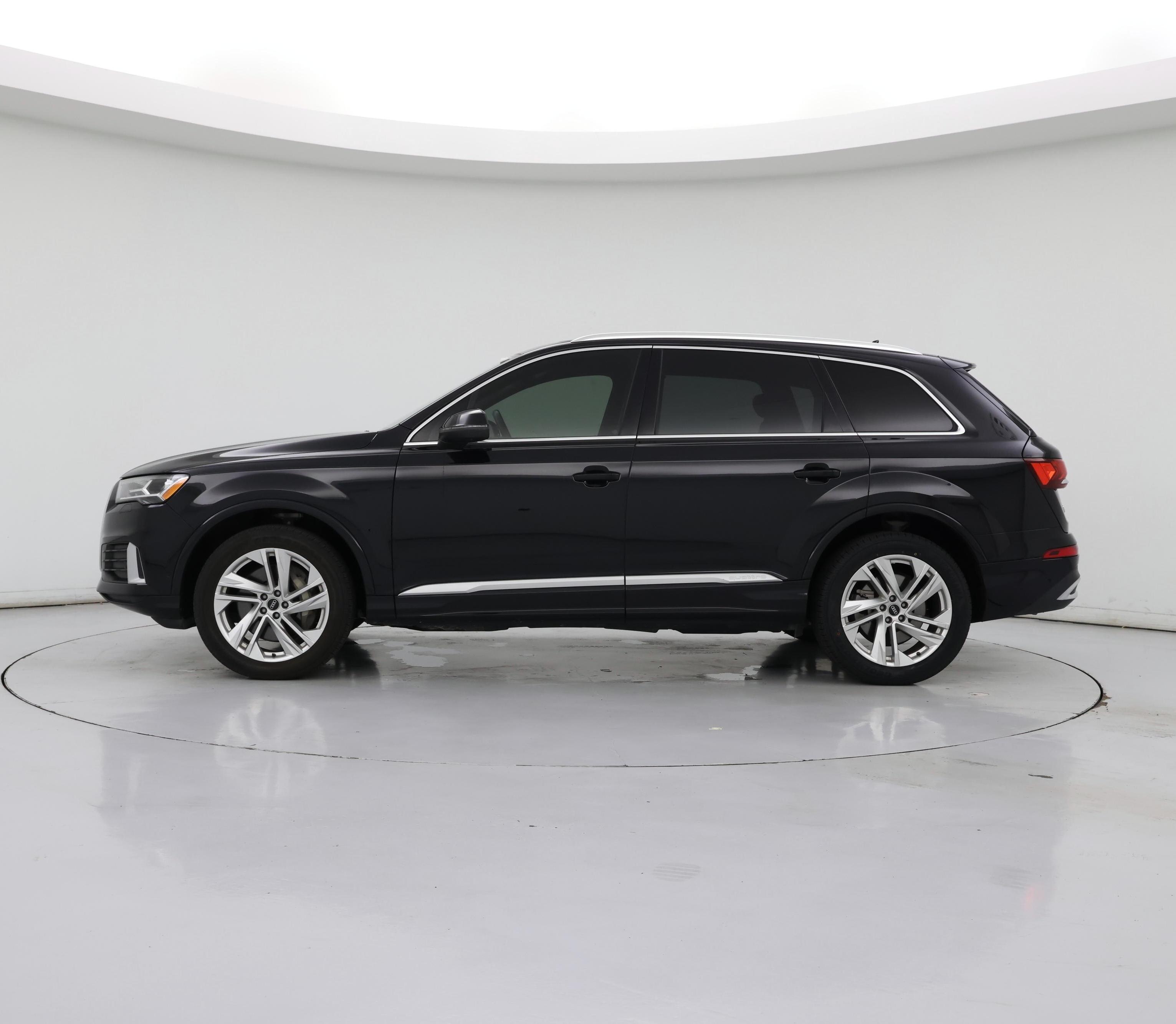 Thumbnail: 2021 Audi Q7 - 3