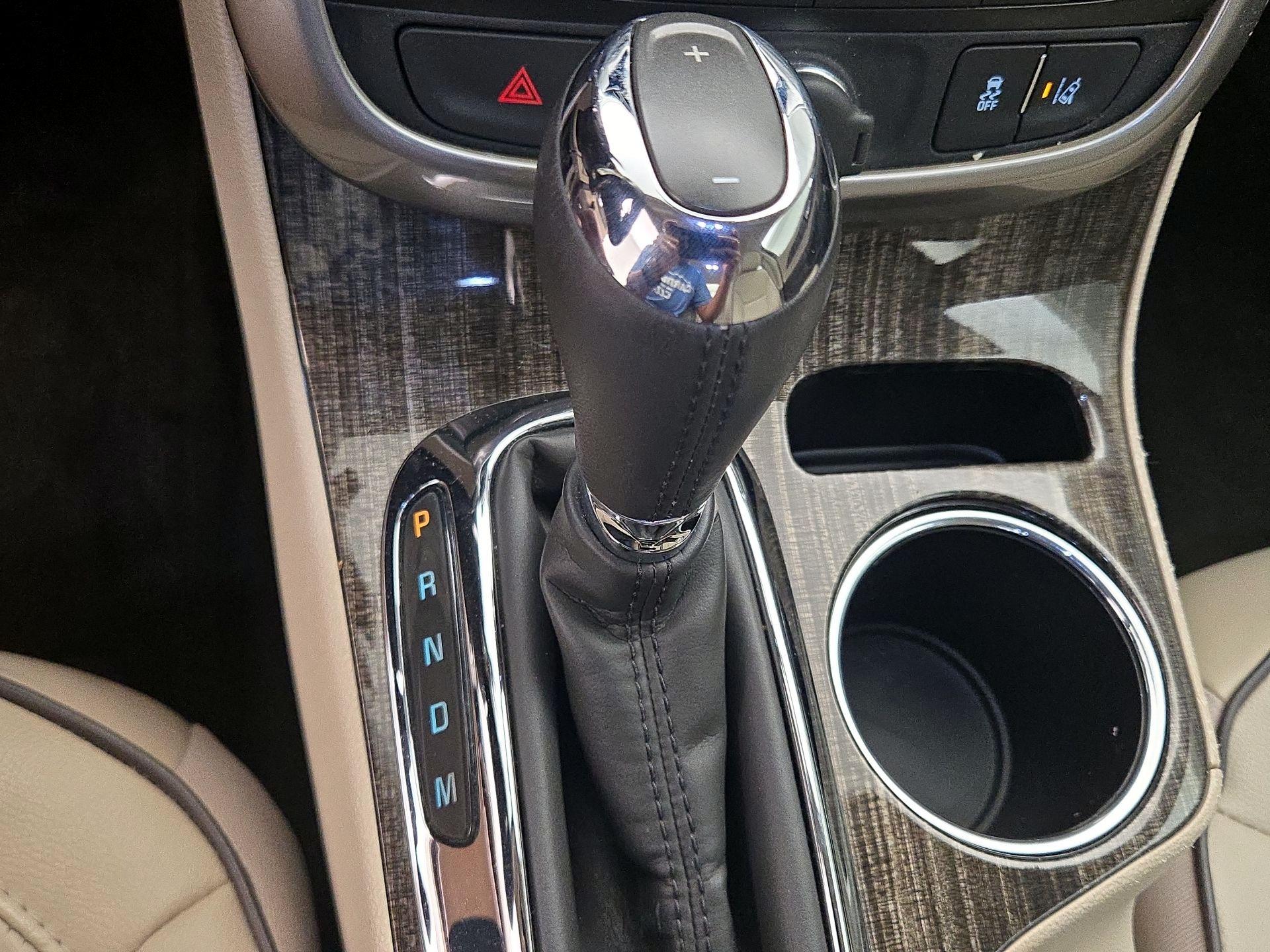 Thumbnail: 2015 Chevrolet Malibu - 18