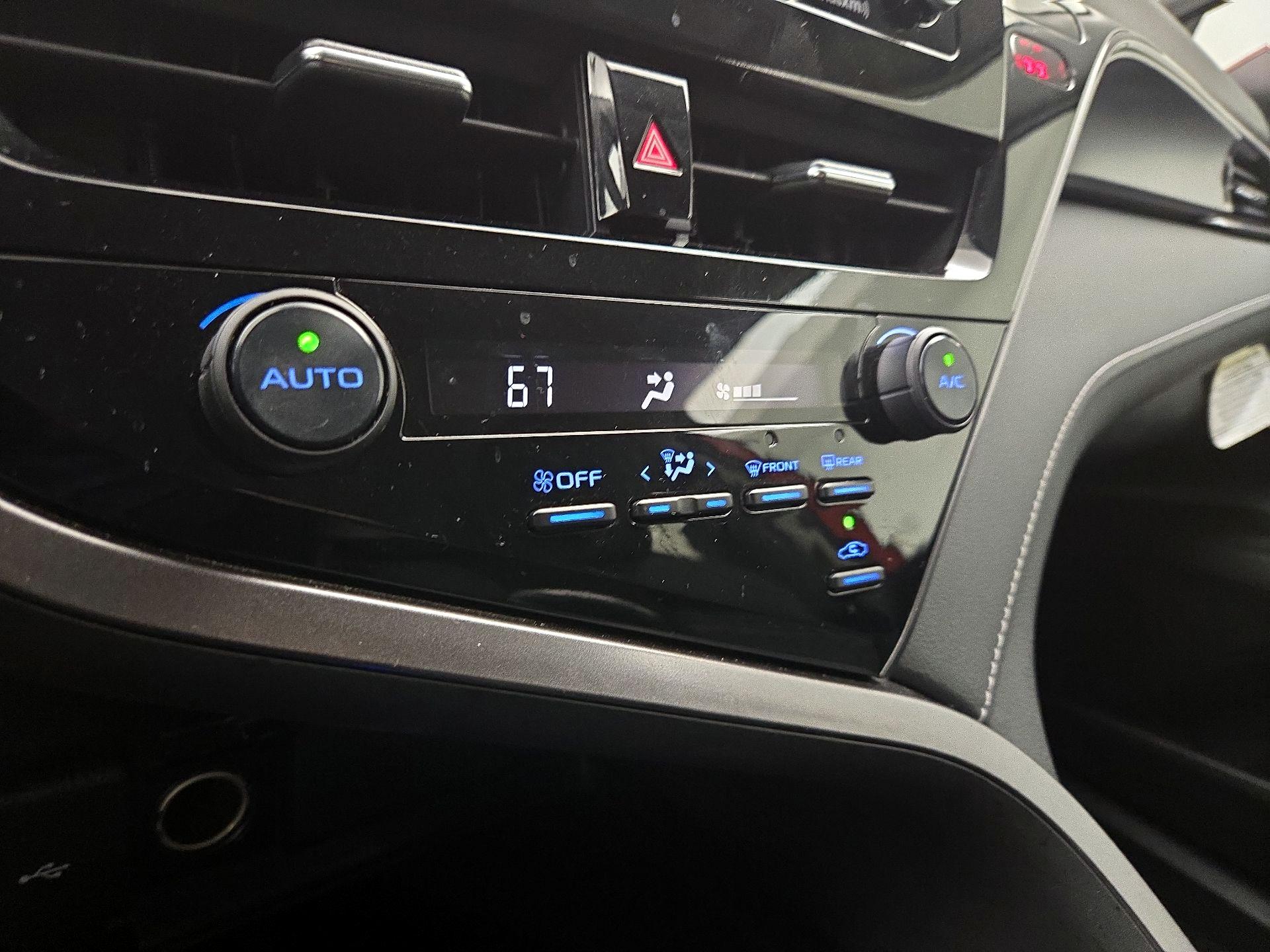 Thumbnail: 2021 Toyota Camry - 16