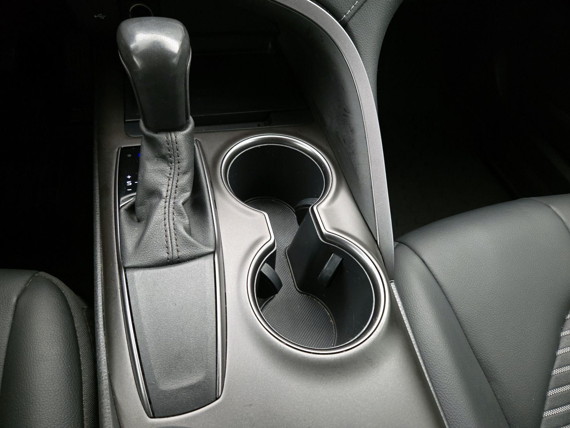 Thumbnail: 2021 Toyota Camry - 17