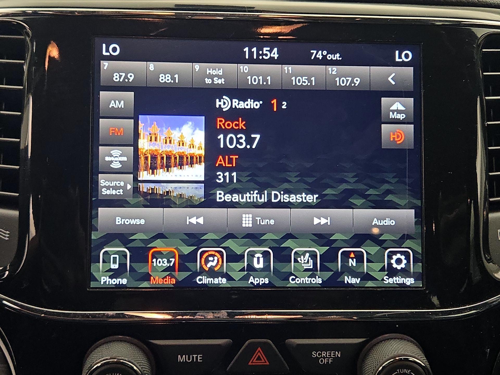 Thumbnail: 2022 Jeep Grand Cherokee - 16