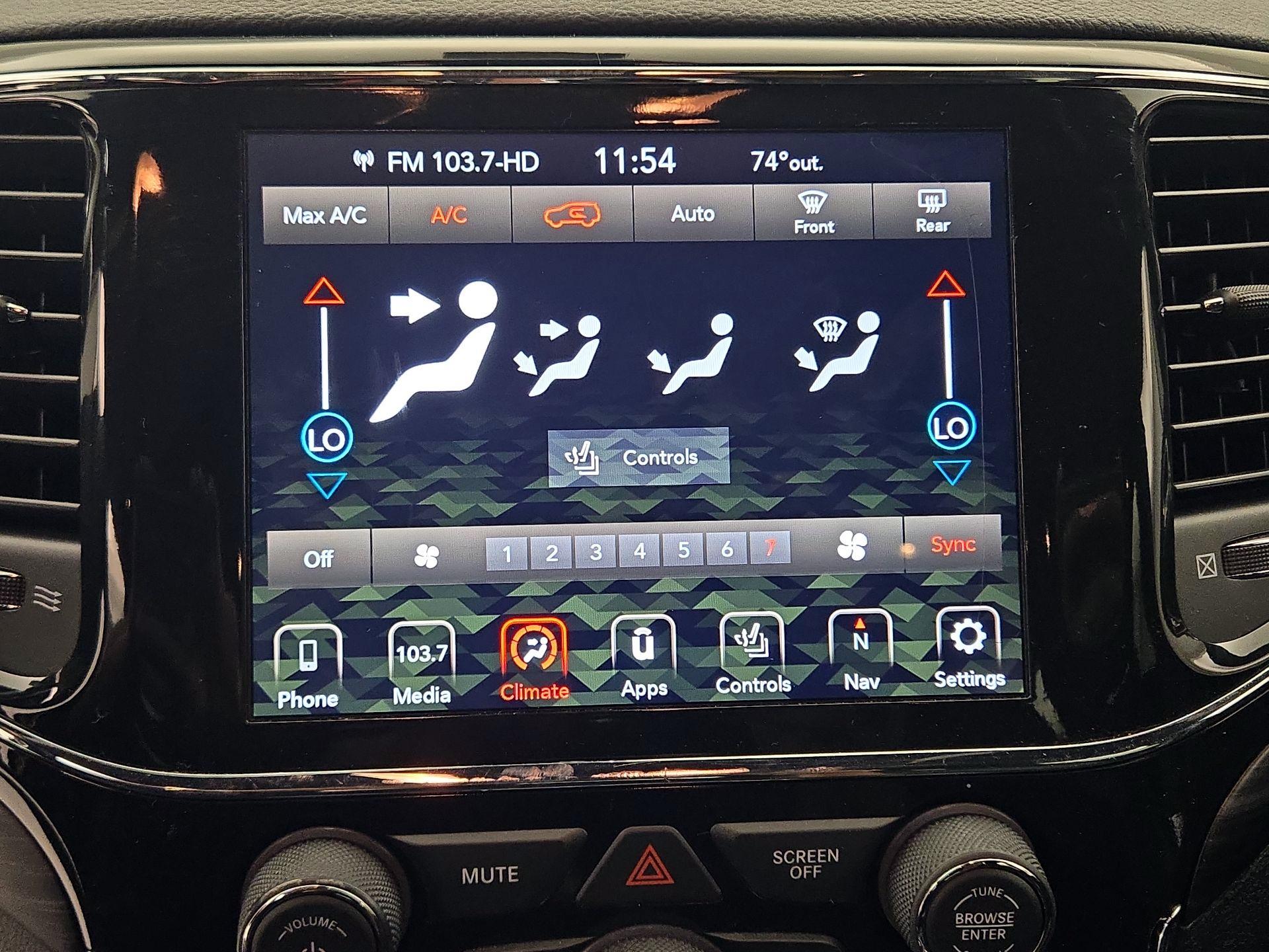 Thumbnail: 2022 Jeep Grand Cherokee - 17