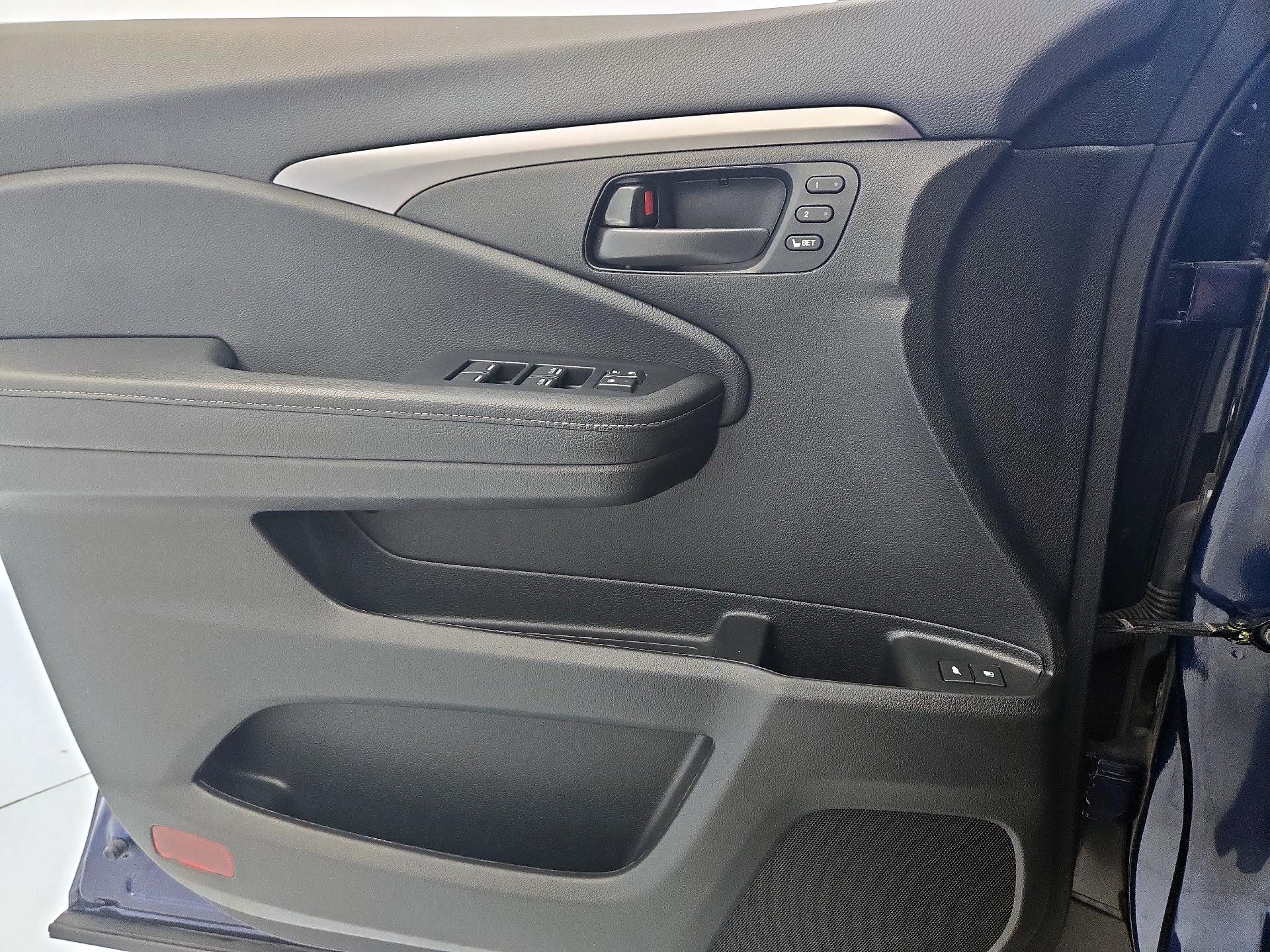 Thumbnail: 2022 Honda Passport - 12