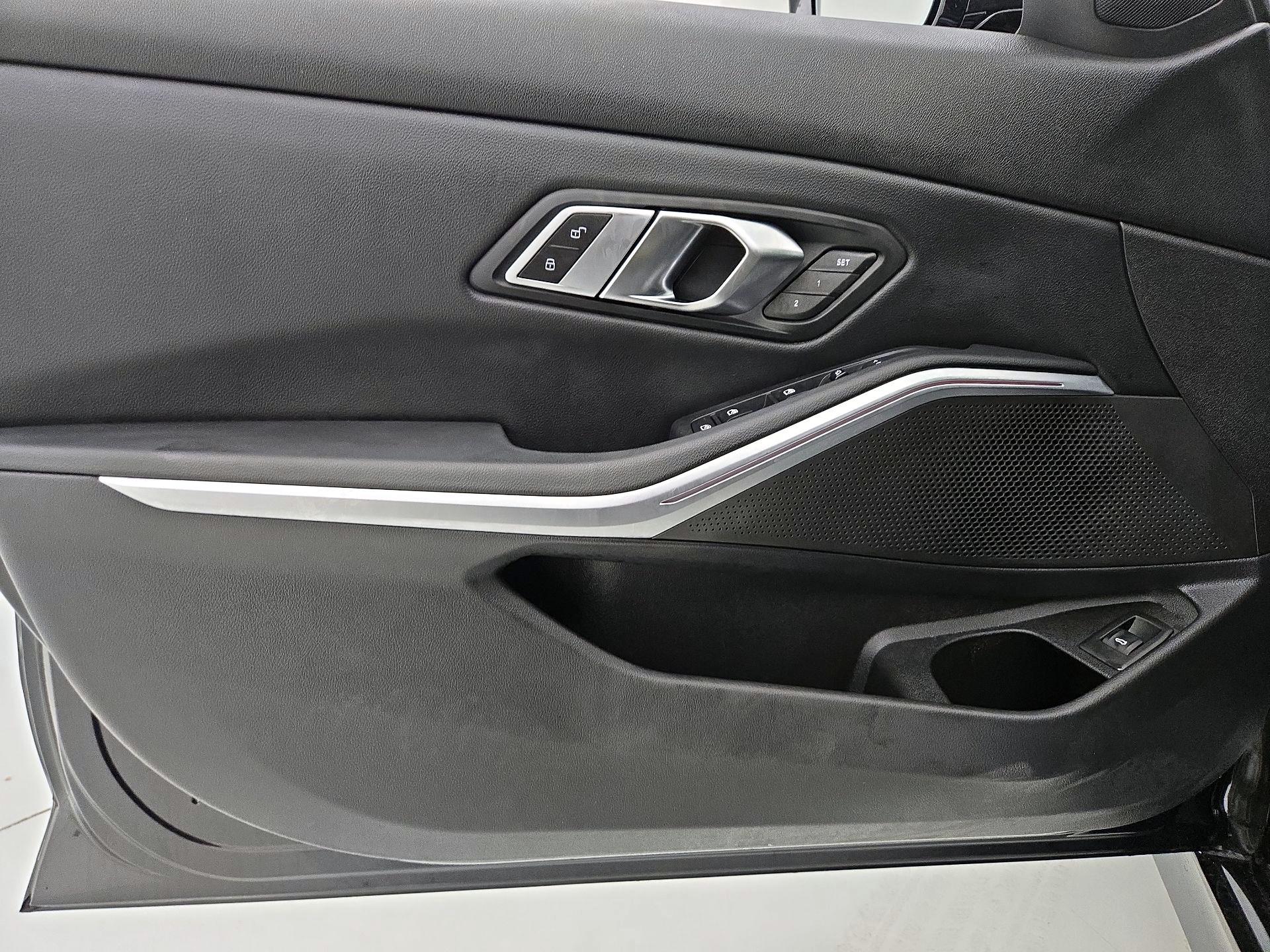 Thumbnail: 2023 BMW 3 Series - 12