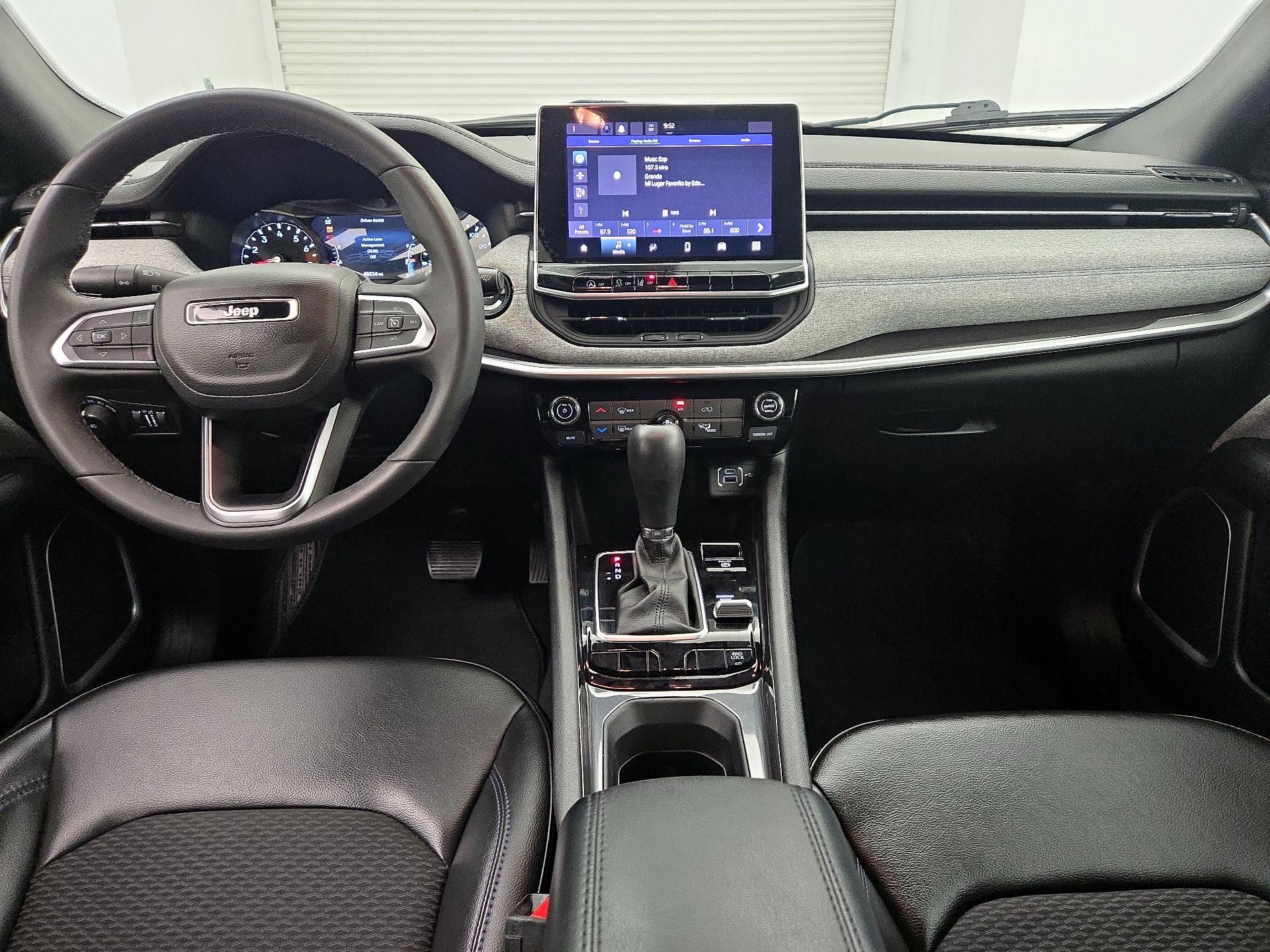 Thumbnail: 2023 Jeep Compass - 9