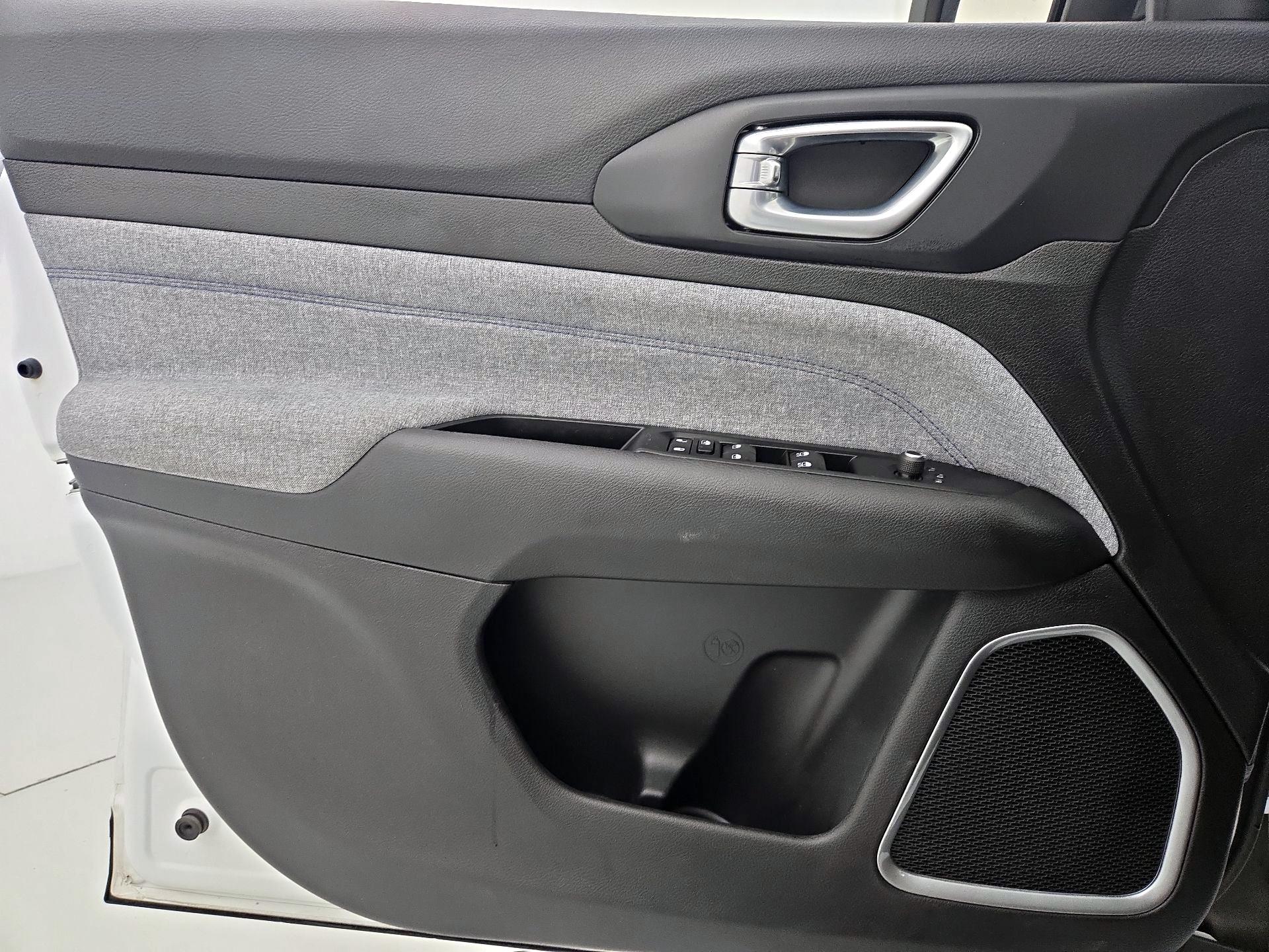 Thumbnail: 2023 Jeep Compass - 12