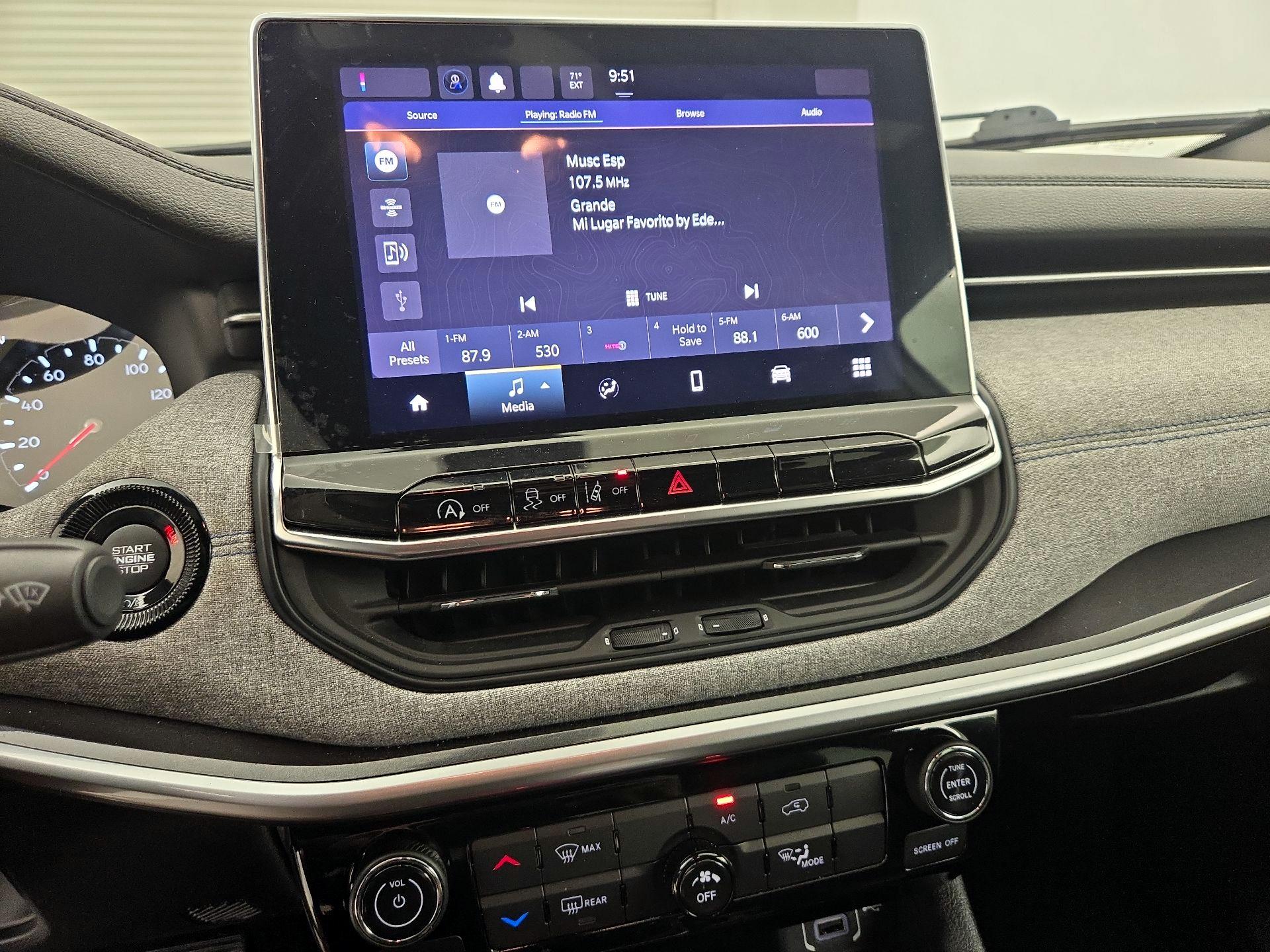 Thumbnail: 2023 Jeep Compass - 15