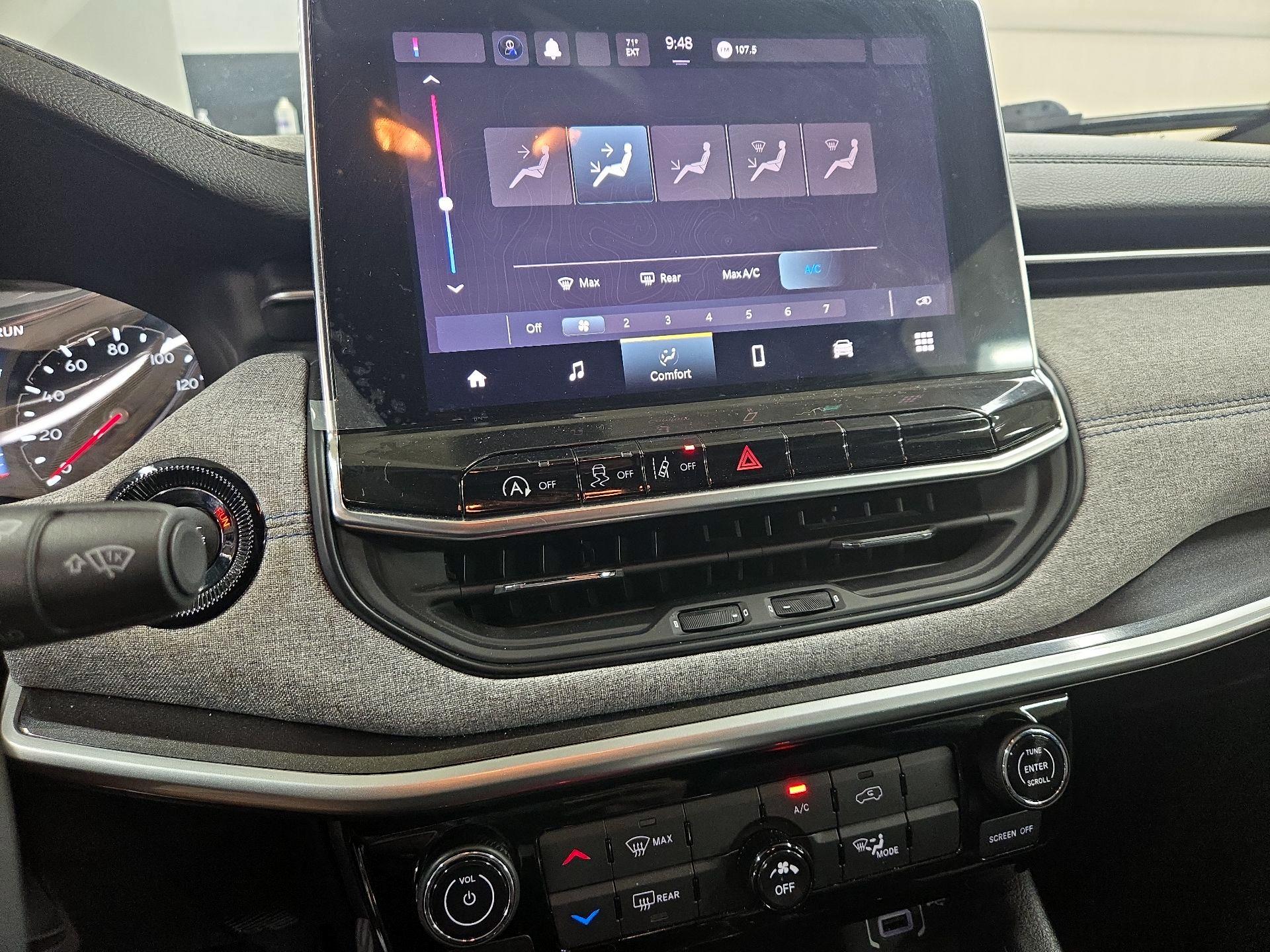 Thumbnail: 2023 Jeep Compass - 16