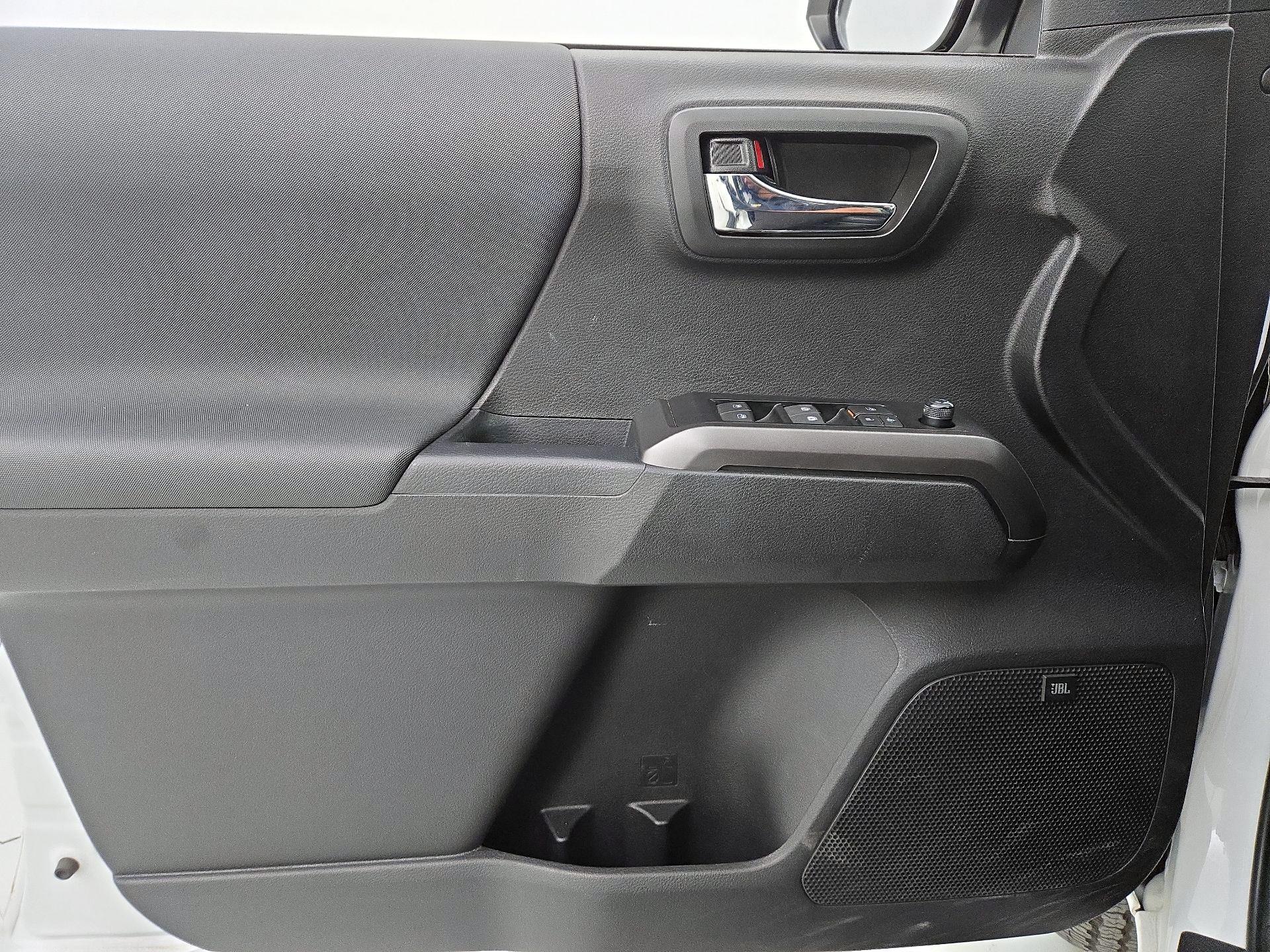 Thumbnail: 2022 Toyota Tacoma - 12