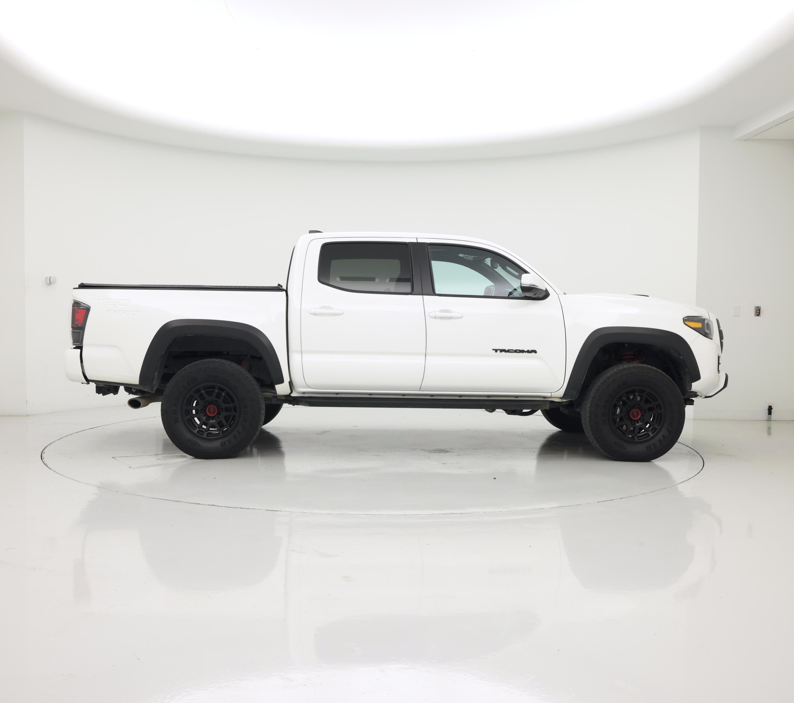 Thumbnail: 2022 Toyota Tacoma - 7