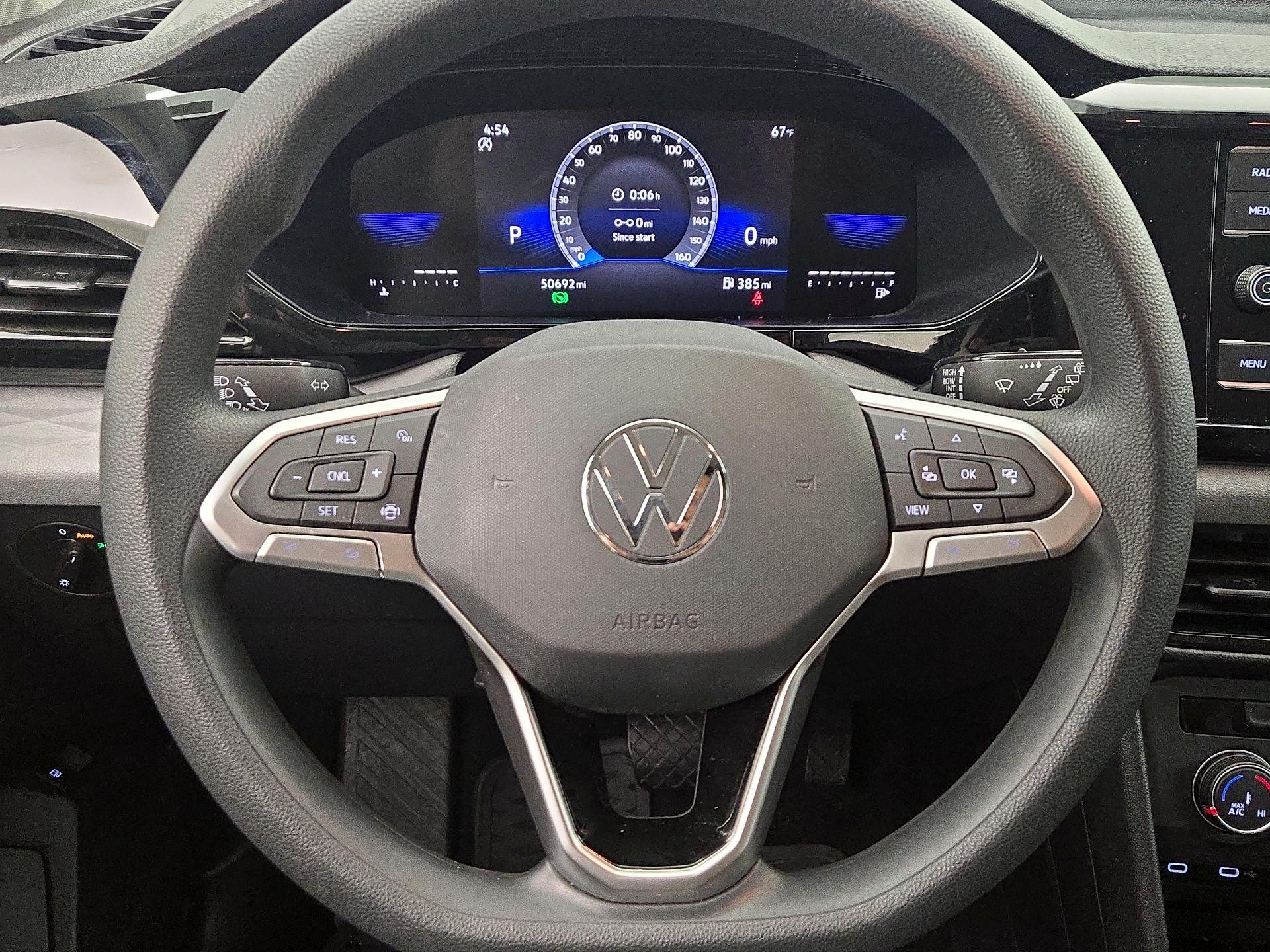 Thumbnail: 2022 Volkswagen Taos - 10