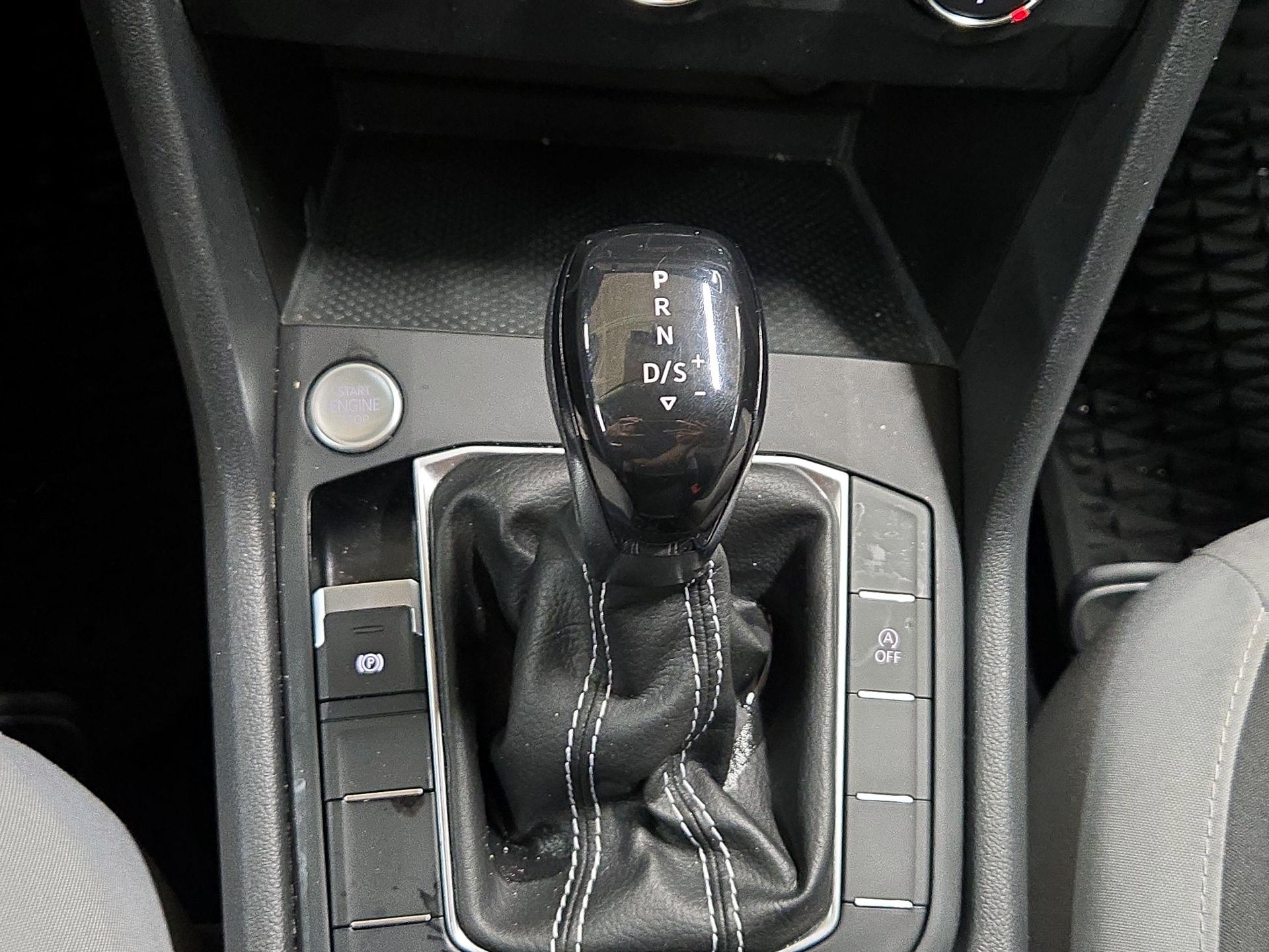 Thumbnail: 2022 Volkswagen Taos - 17