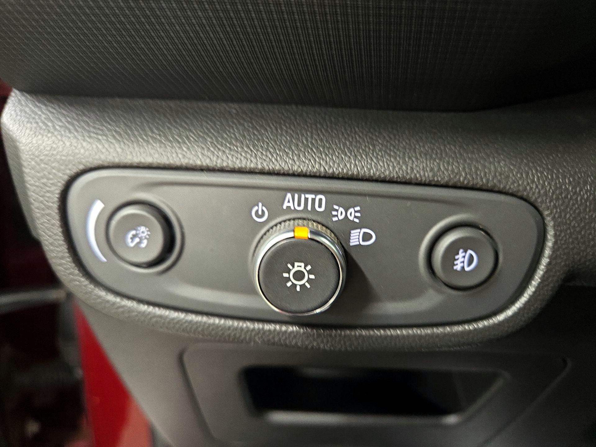 Thumbnail: 2023 Chevrolet TrailBlazer - 13