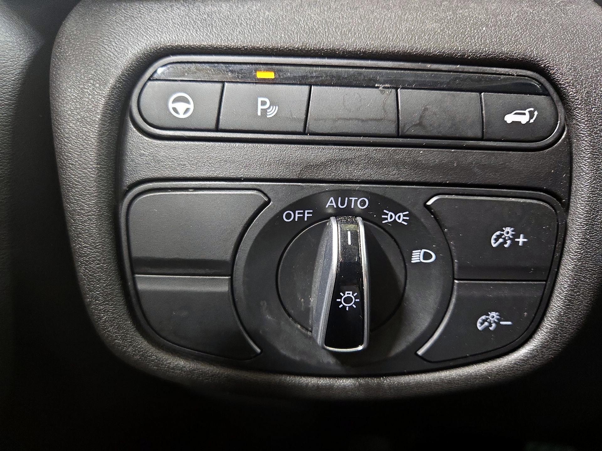 Thumbnail: 2023 INFINITI QX50 - 13