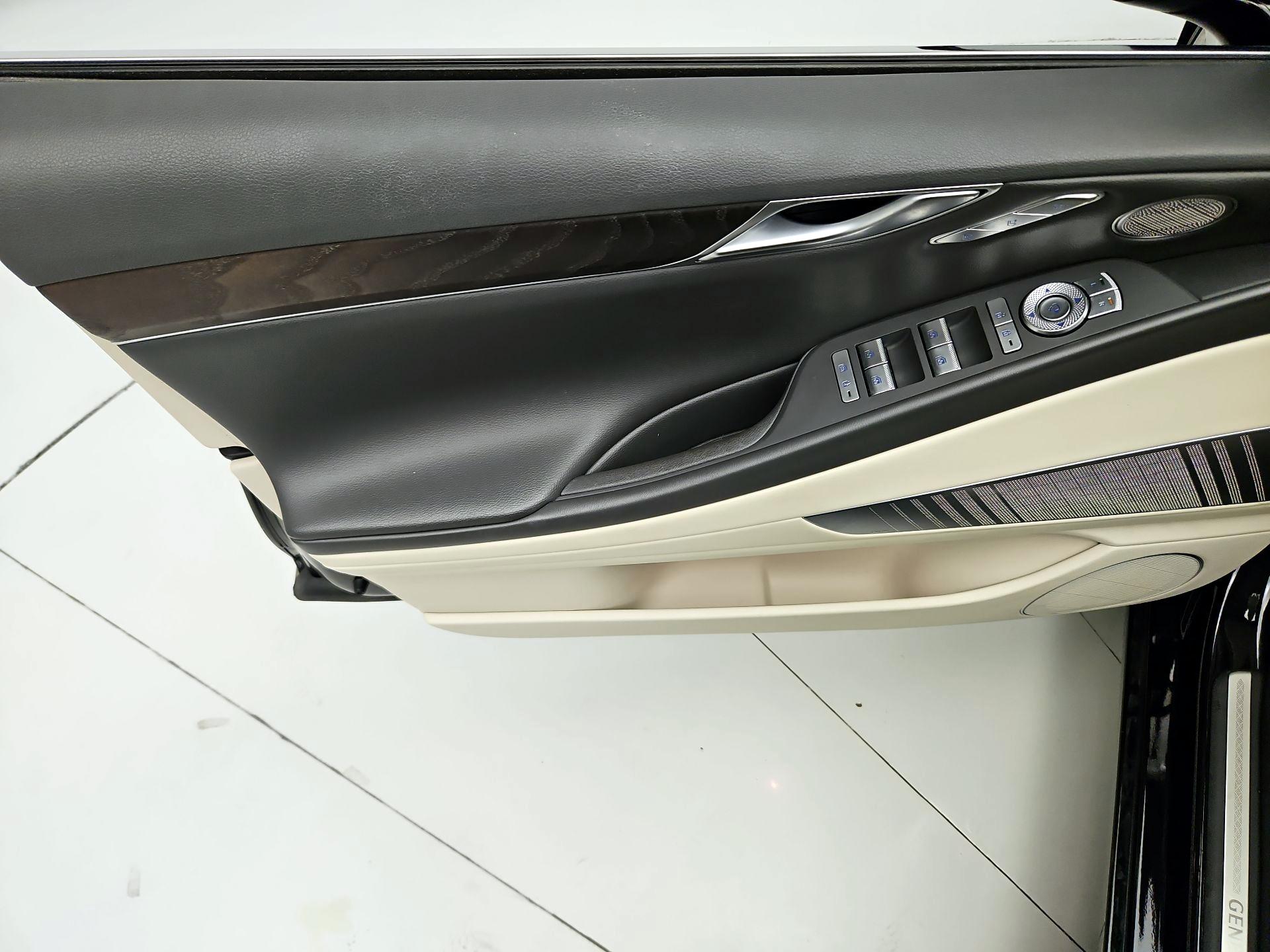 Thumbnail: 2021 Genesis G80 - 12