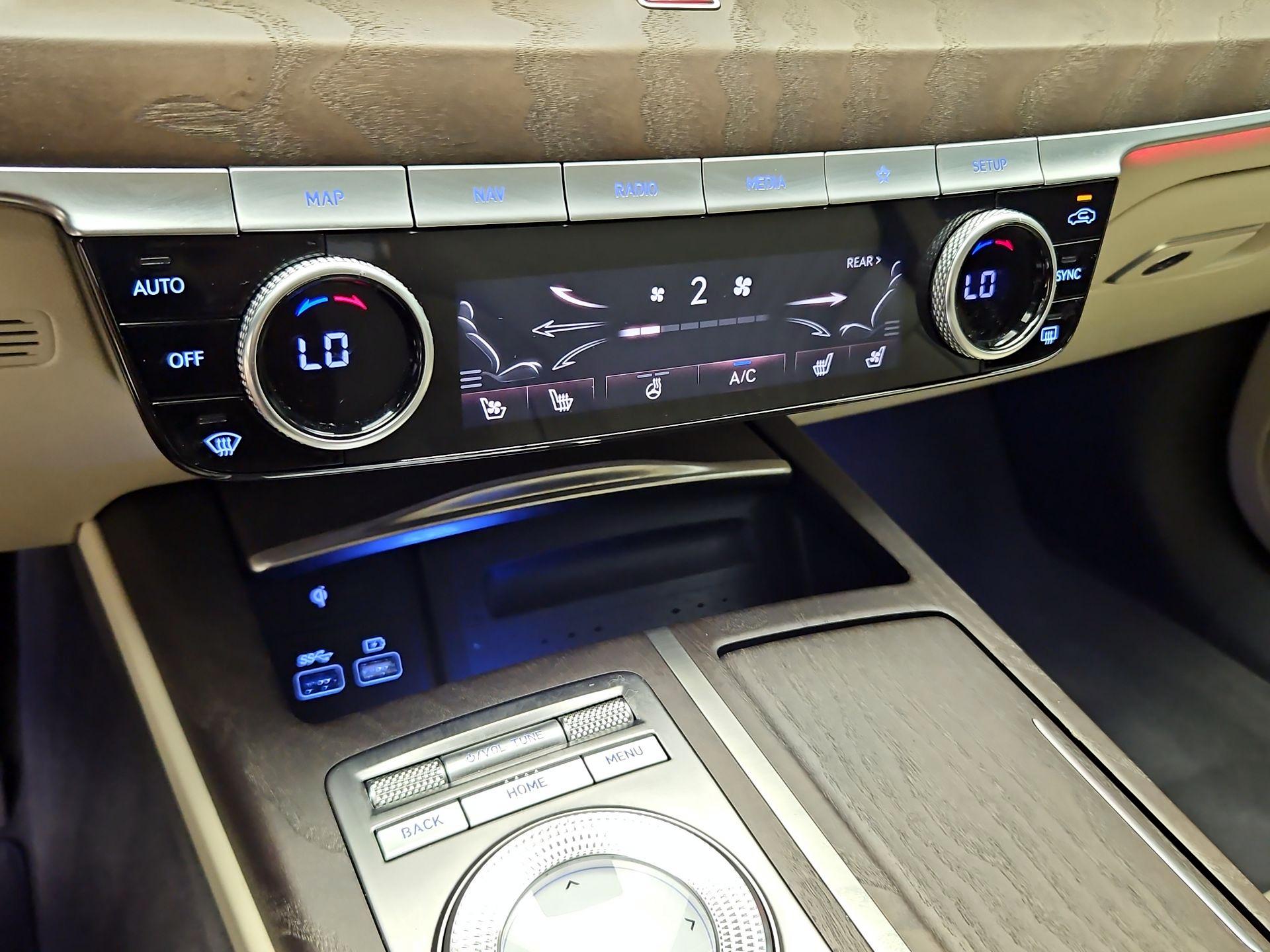 Thumbnail: 2021 Genesis G80 - 17