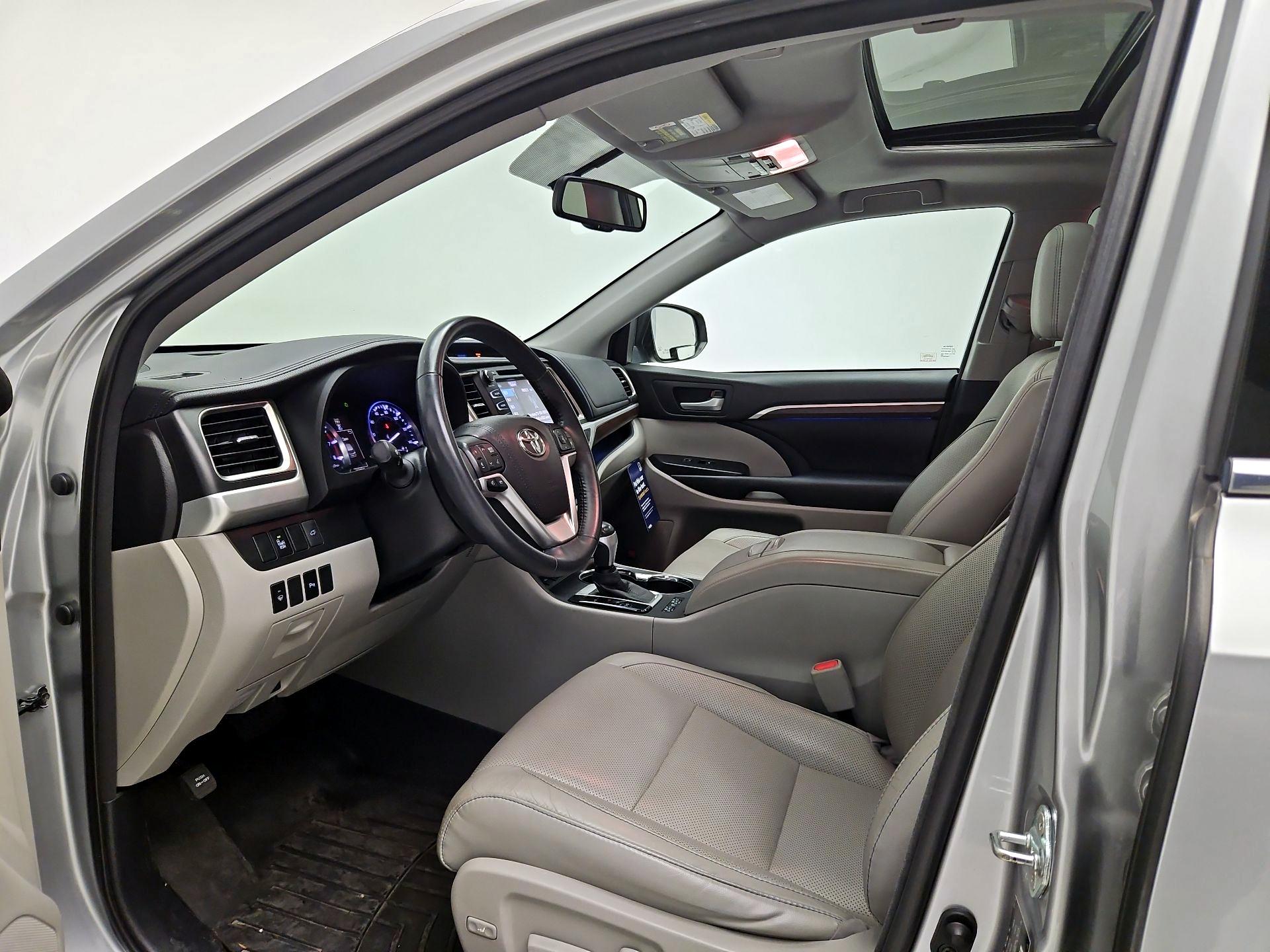 Thumbnail: 2016 Toyota Highlander - 11