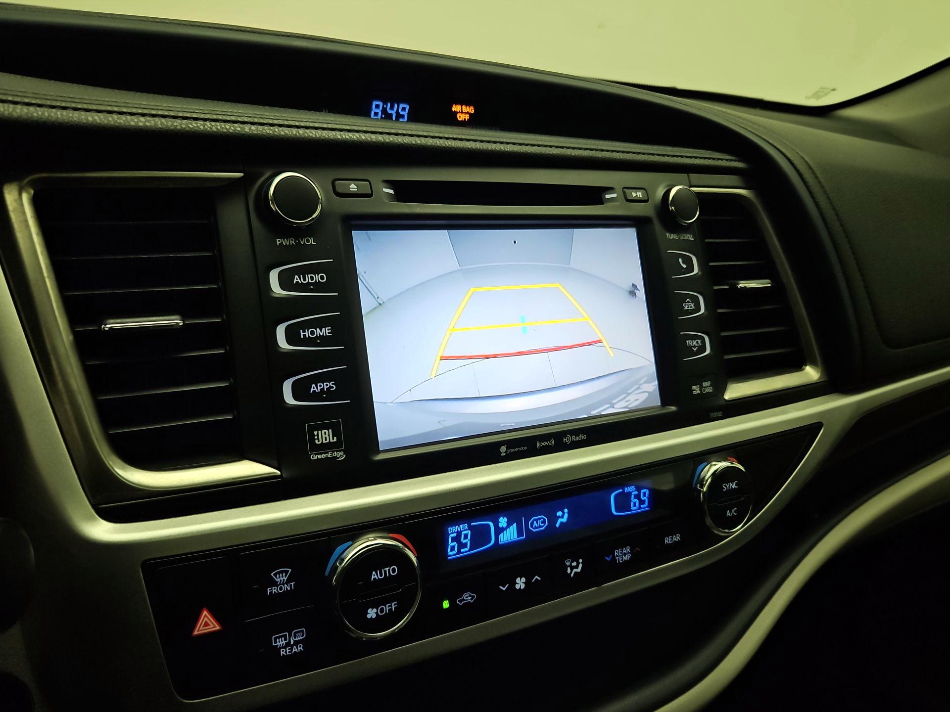 Thumbnail: 2016 Toyota Highlander - 15