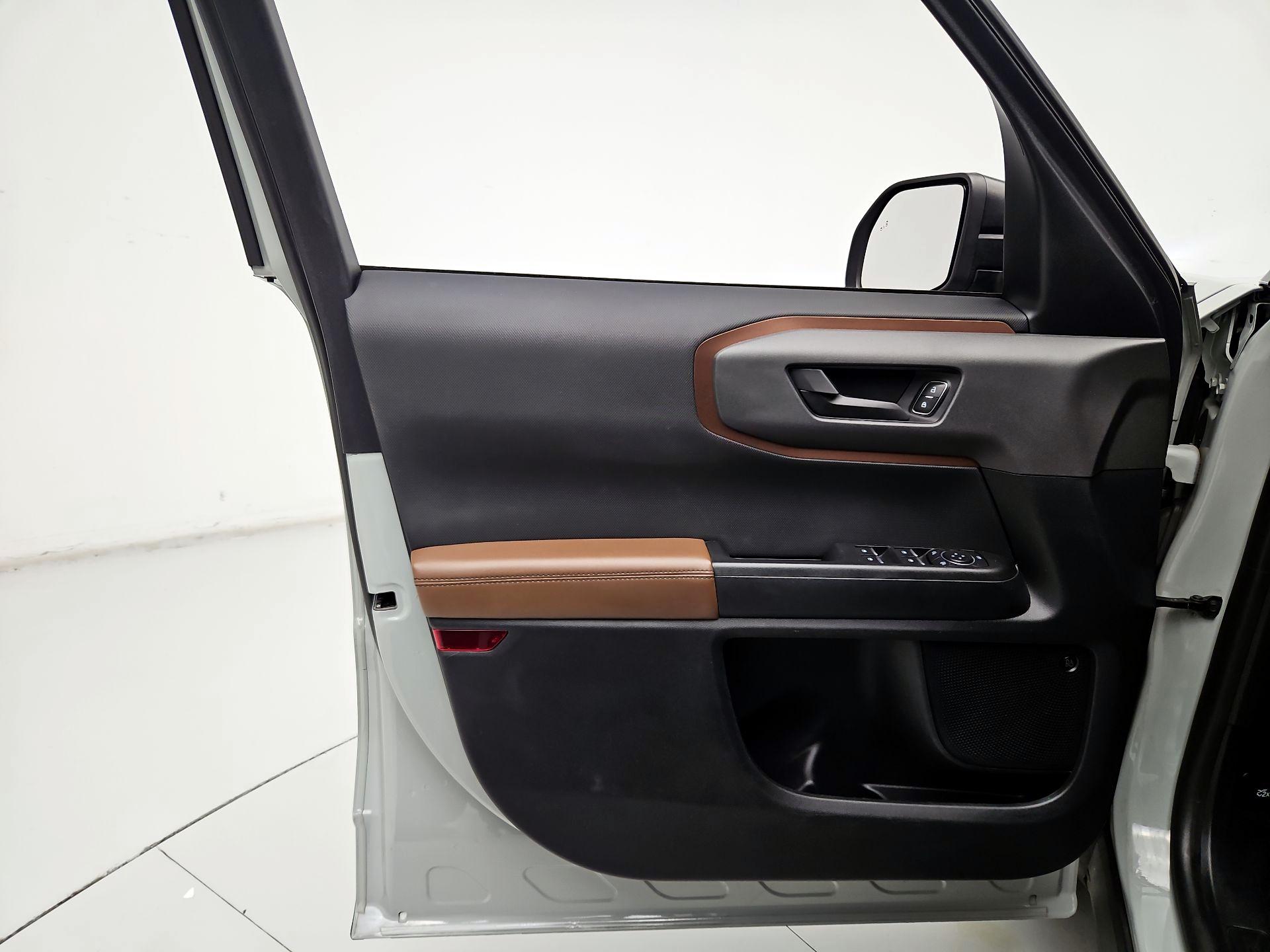 Thumbnail: 2022 Ford Bronco Sport - 12