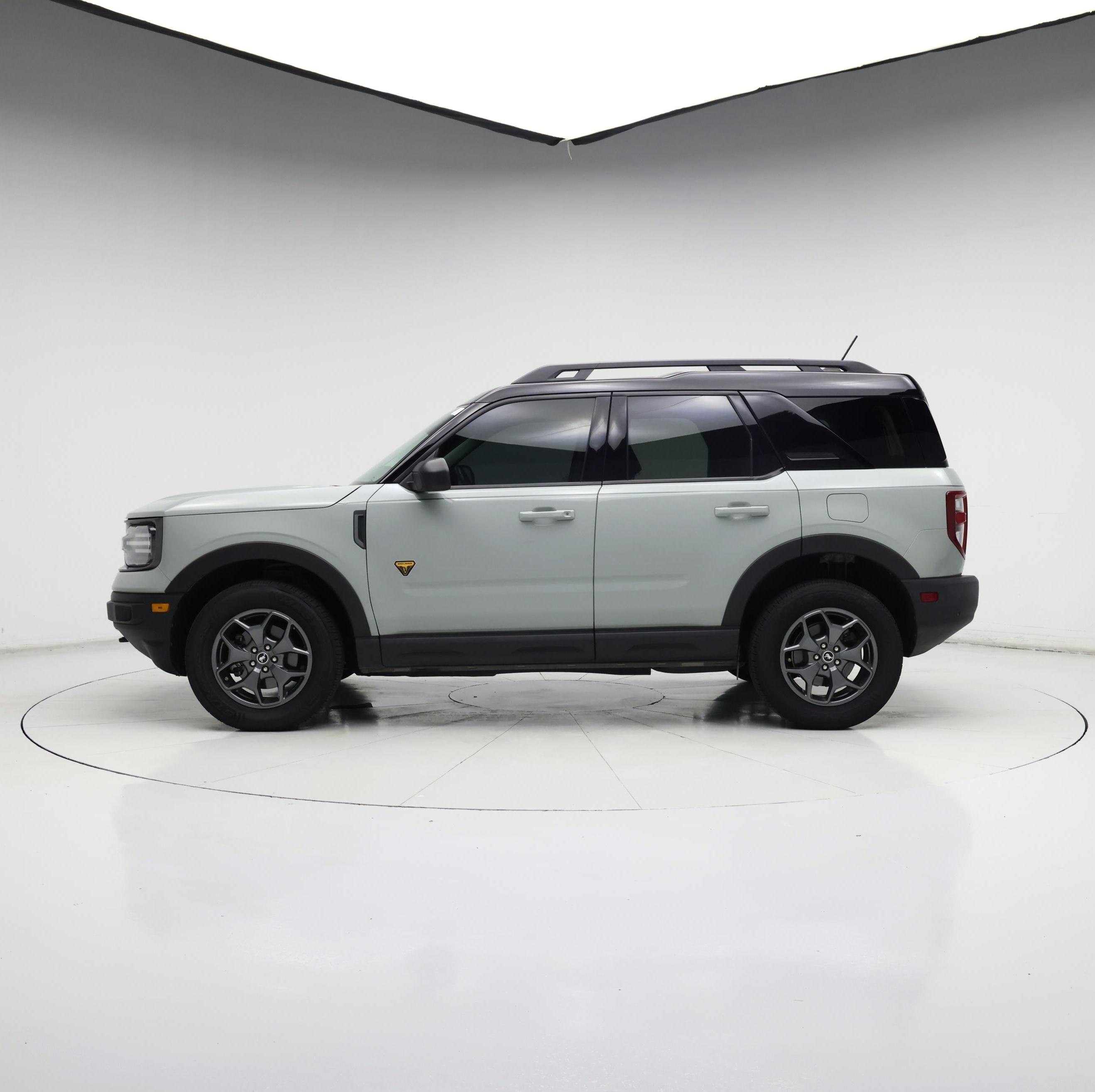 Thumbnail: 2022 Ford Bronco Sport - 3