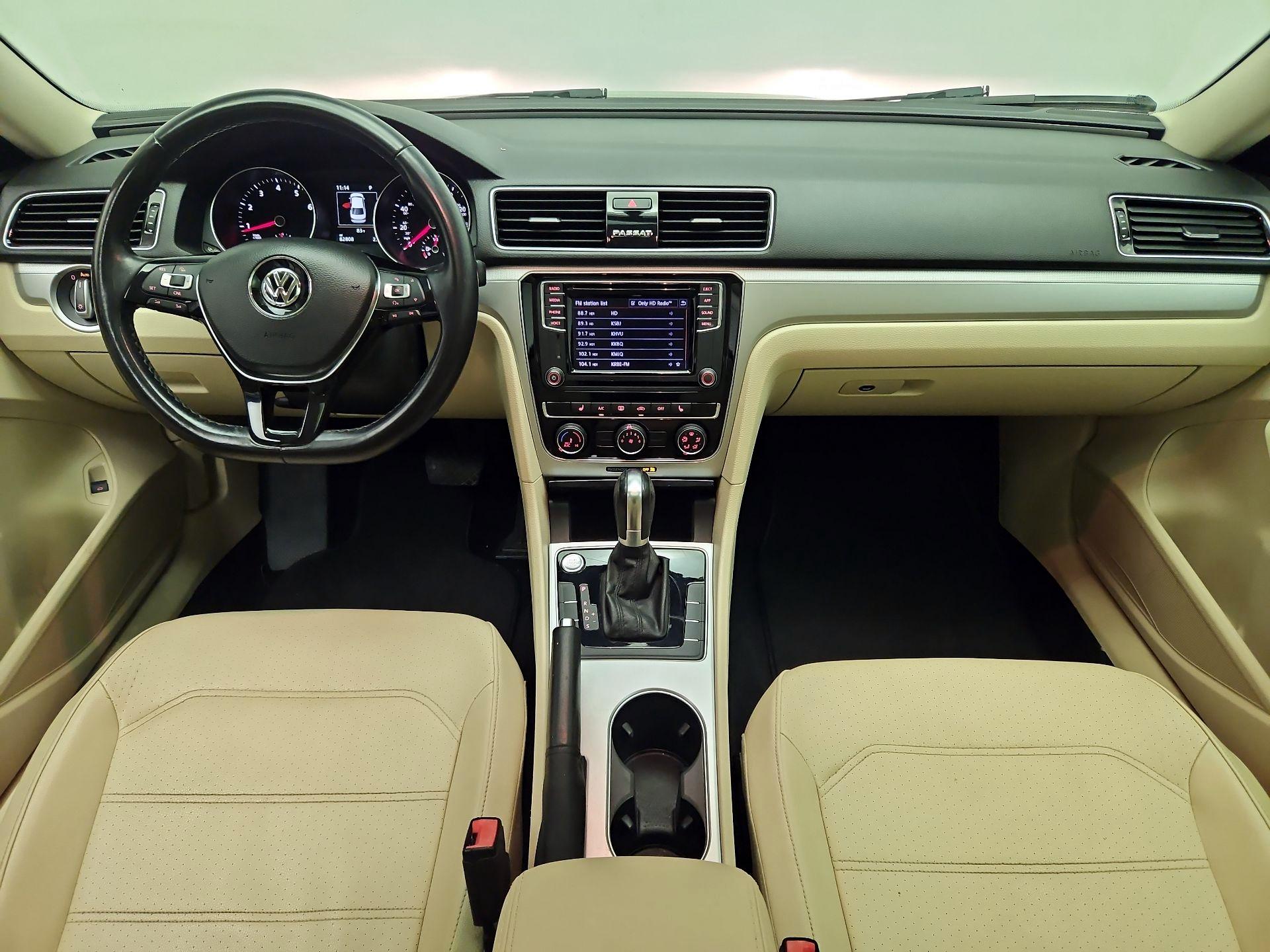 Thumbnail: 2019 Volkswagen Passat - 9
