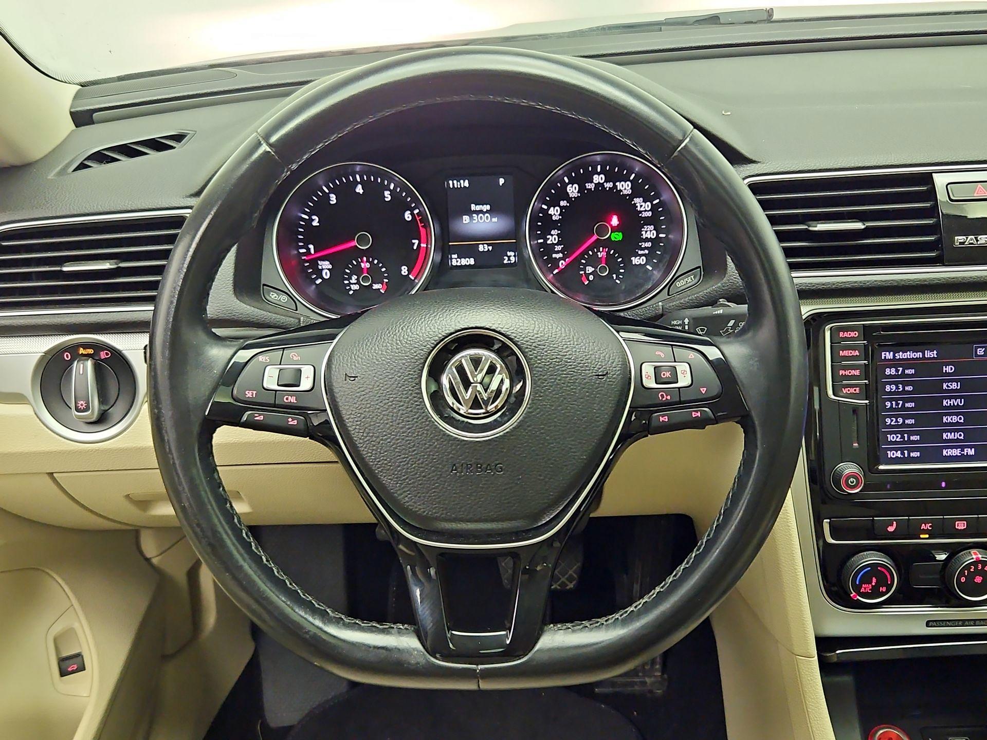 Thumbnail: 2019 Volkswagen Passat - 10