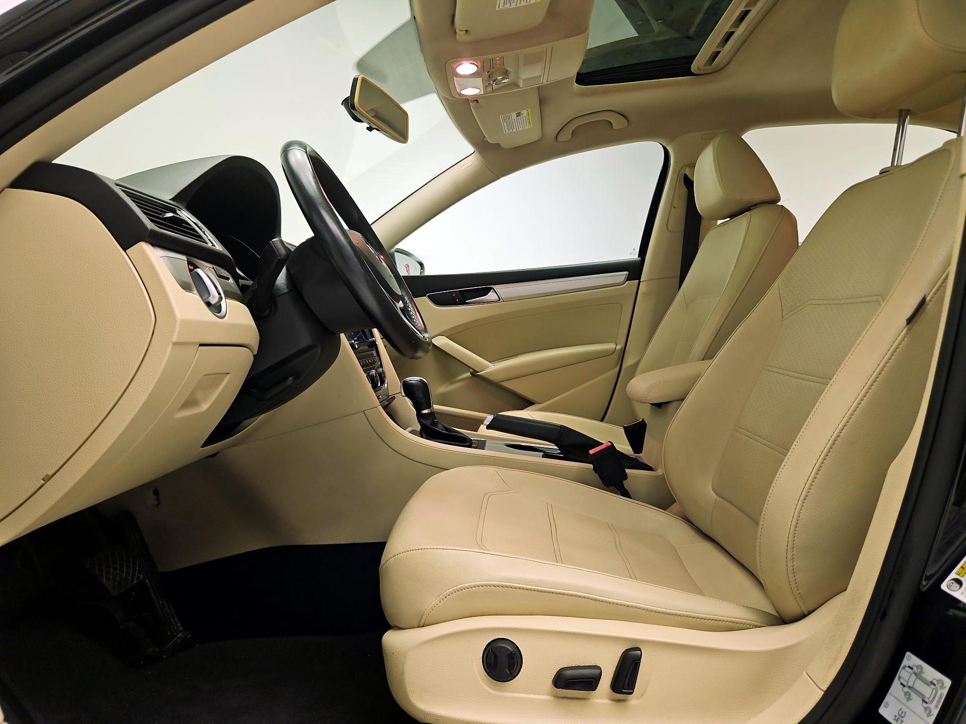 Thumbnail: 2019 Volkswagen Passat - 11