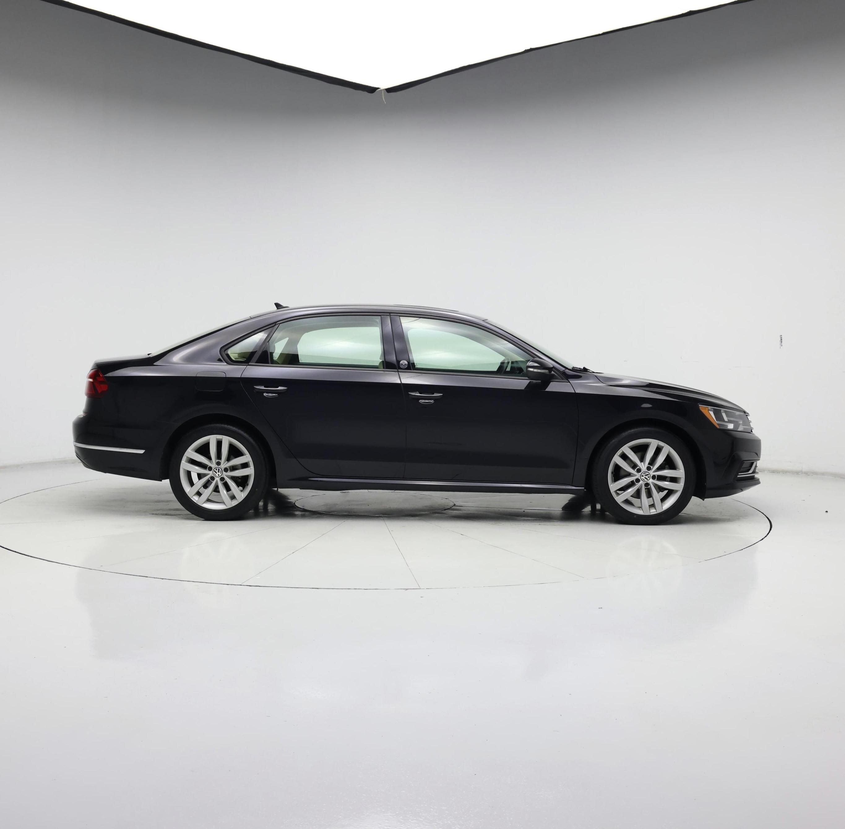 Thumbnail: 2019 Volkswagen Passat - 7