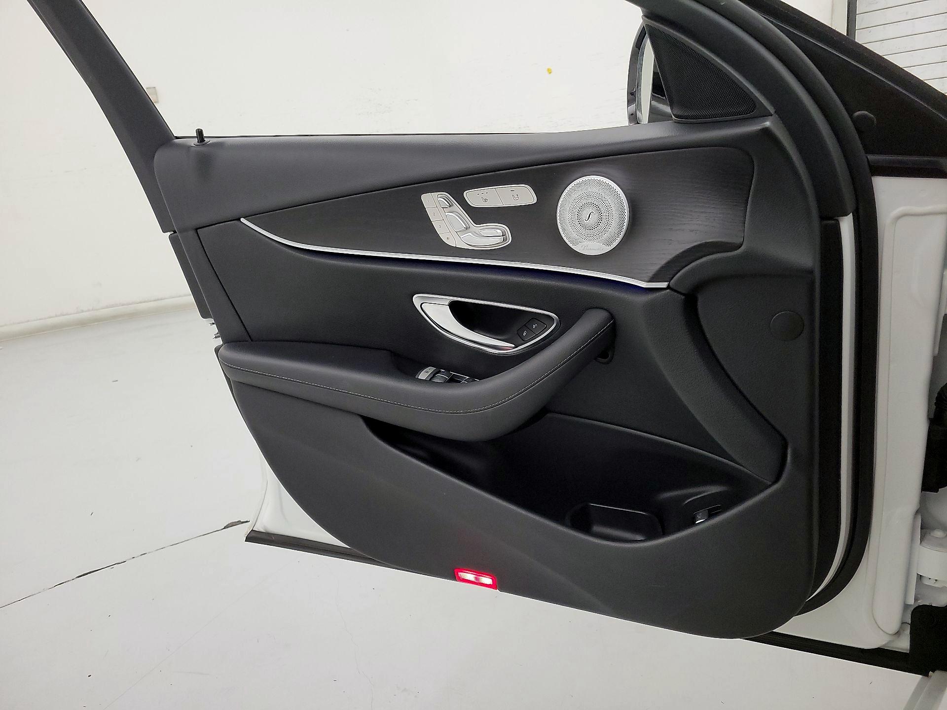Thumbnail: 2020 Mercedes-Benz E-Class - 12