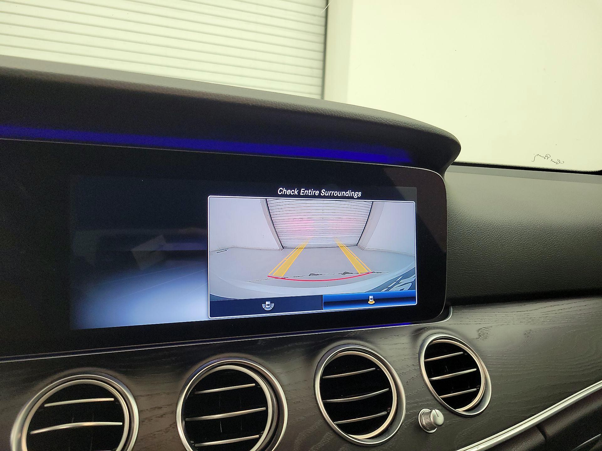 Thumbnail: 2020 Mercedes-Benz E-Class - 15