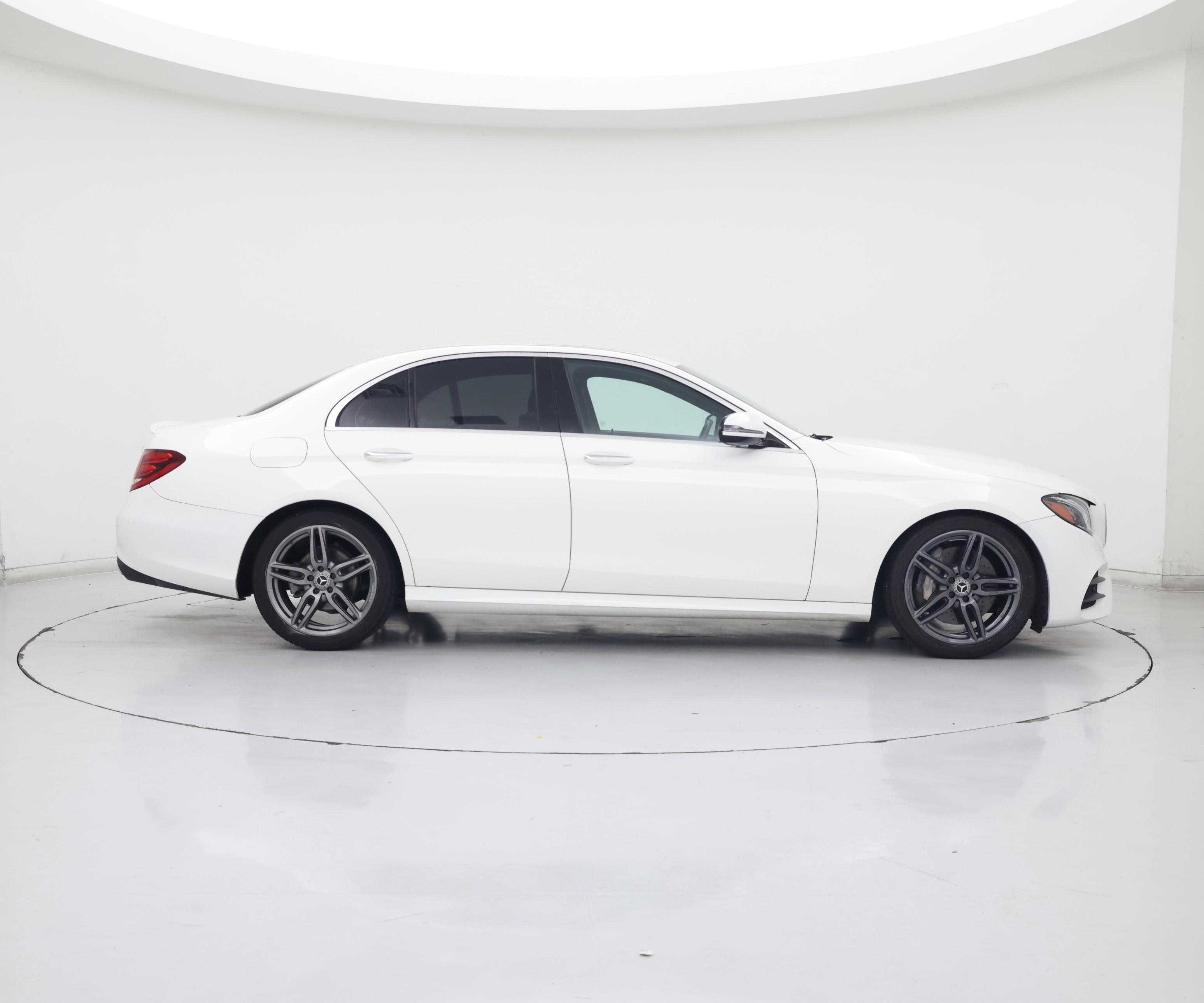 Thumbnail: 2020 Mercedes-Benz E-Class - 7