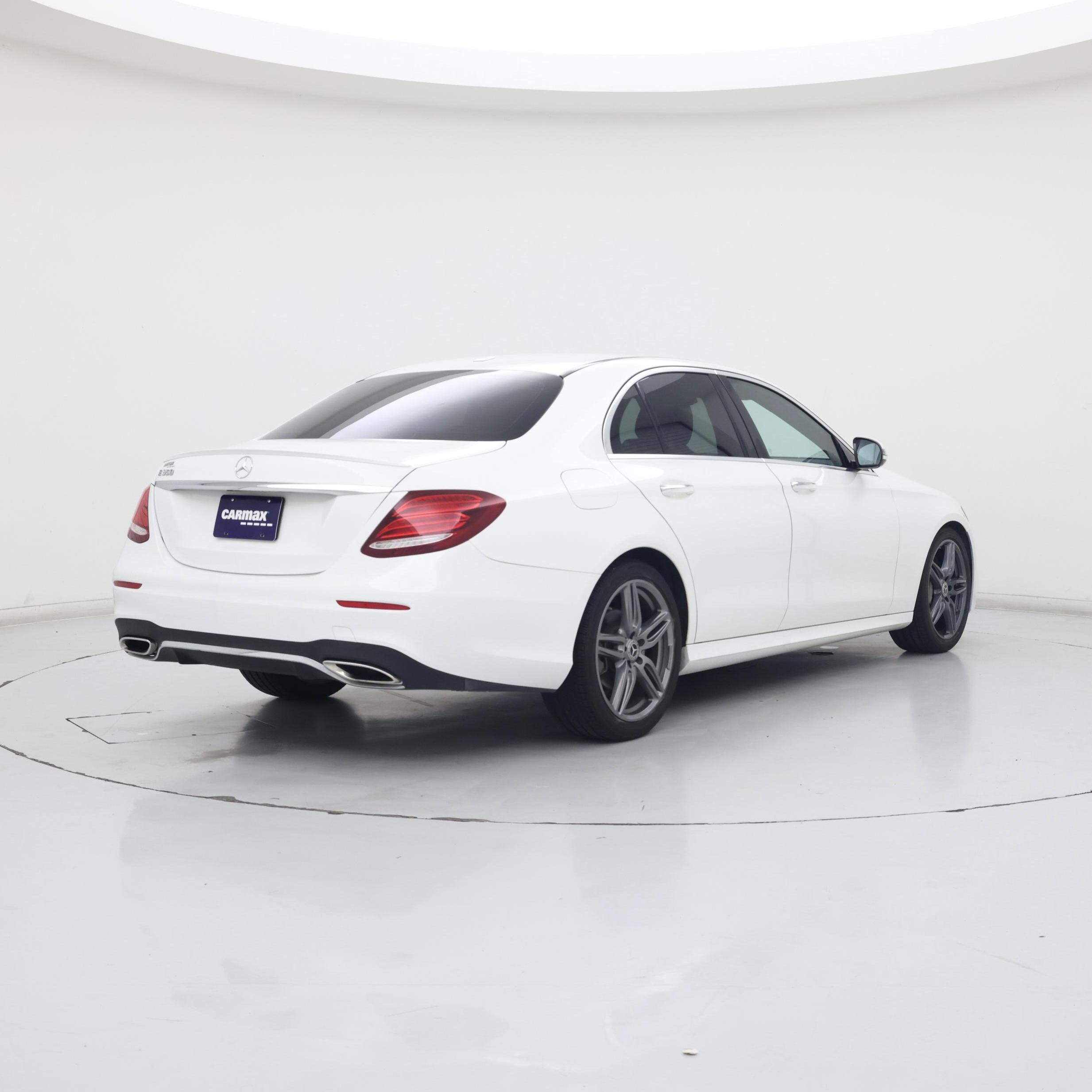 Thumbnail: 2020 Mercedes-Benz E-Class - 8
