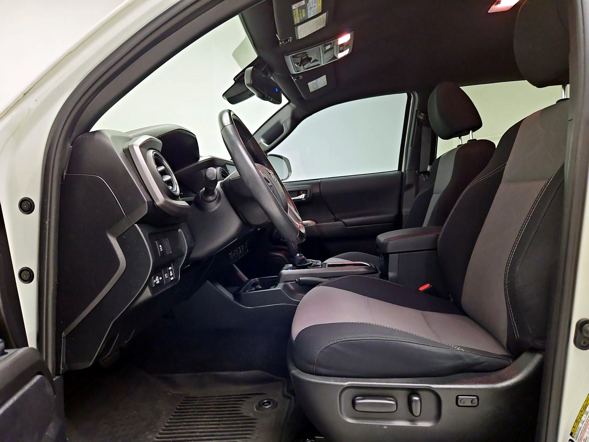 Thumbnail: 2020 Toyota Tacoma - 11