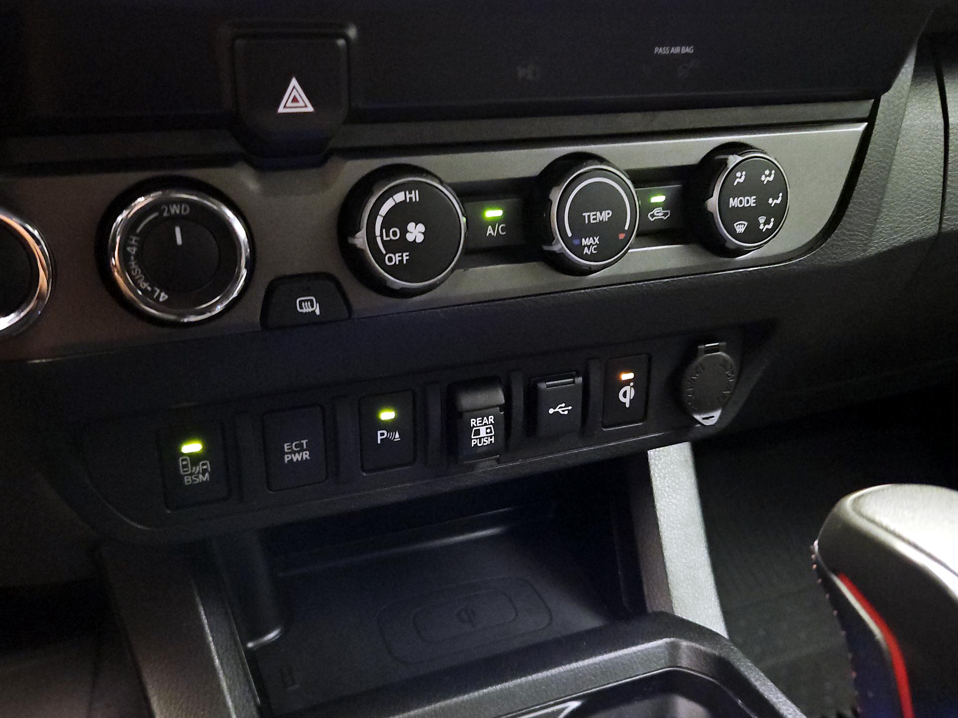 Thumbnail: 2020 Toyota Tacoma - 16