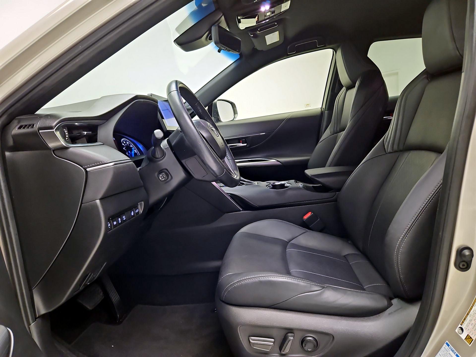 Thumbnail: 2021 Toyota Venza - 11