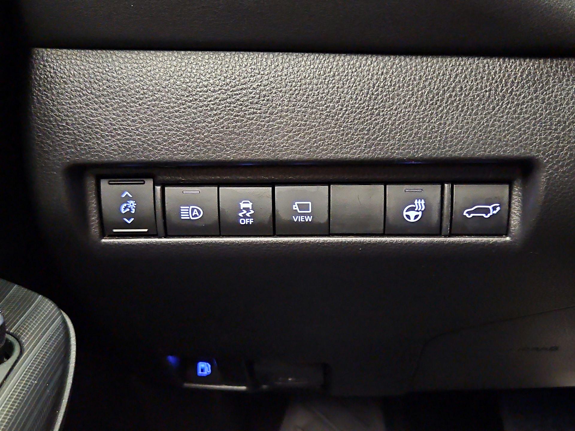 Thumbnail: 2021 Toyota Venza - 13