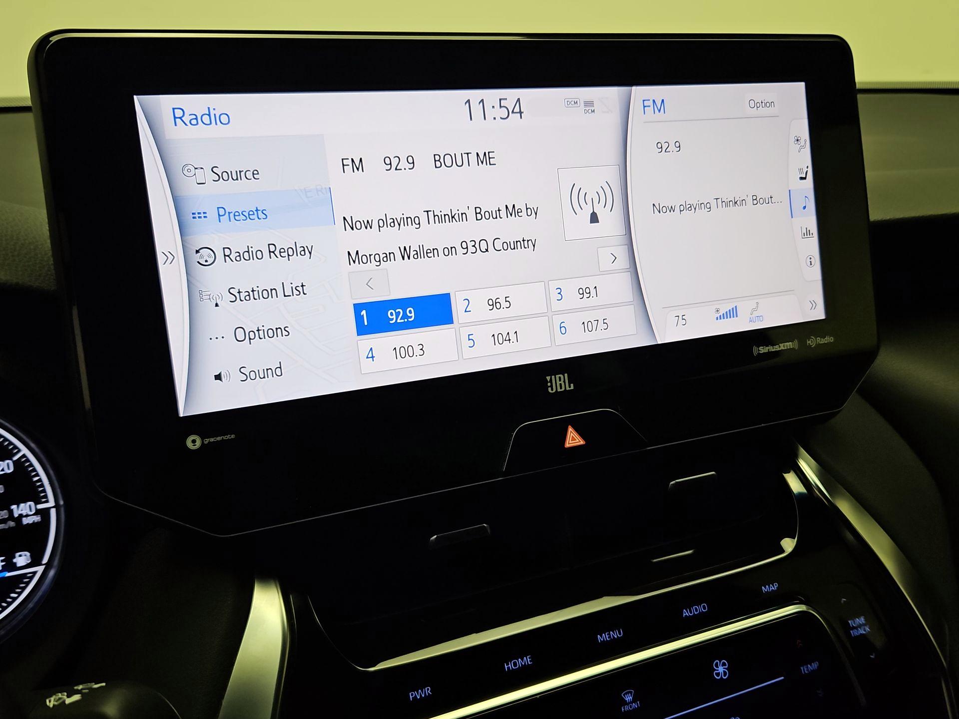 Thumbnail: 2021 Toyota Venza - 16