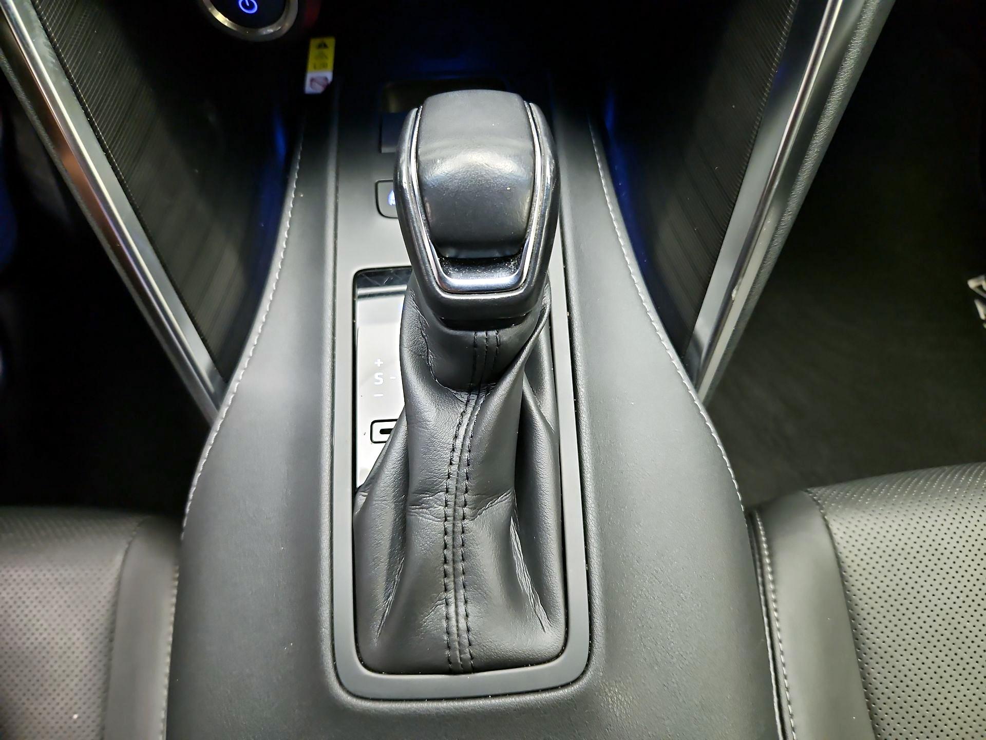 Thumbnail: 2021 Toyota Venza - 18